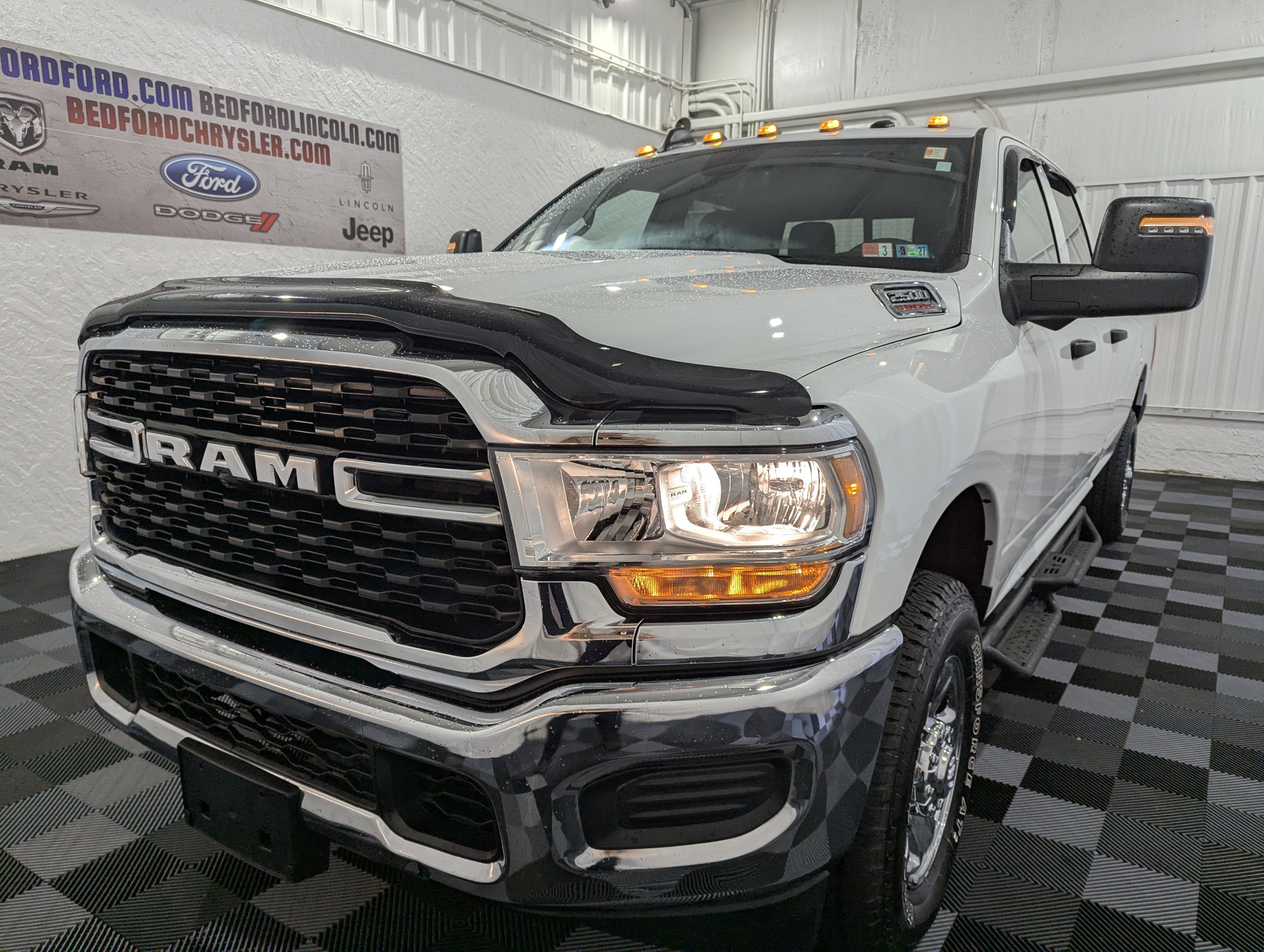 2024 RAM 2500 Tradesman Crew Cab 4x4 8' Box