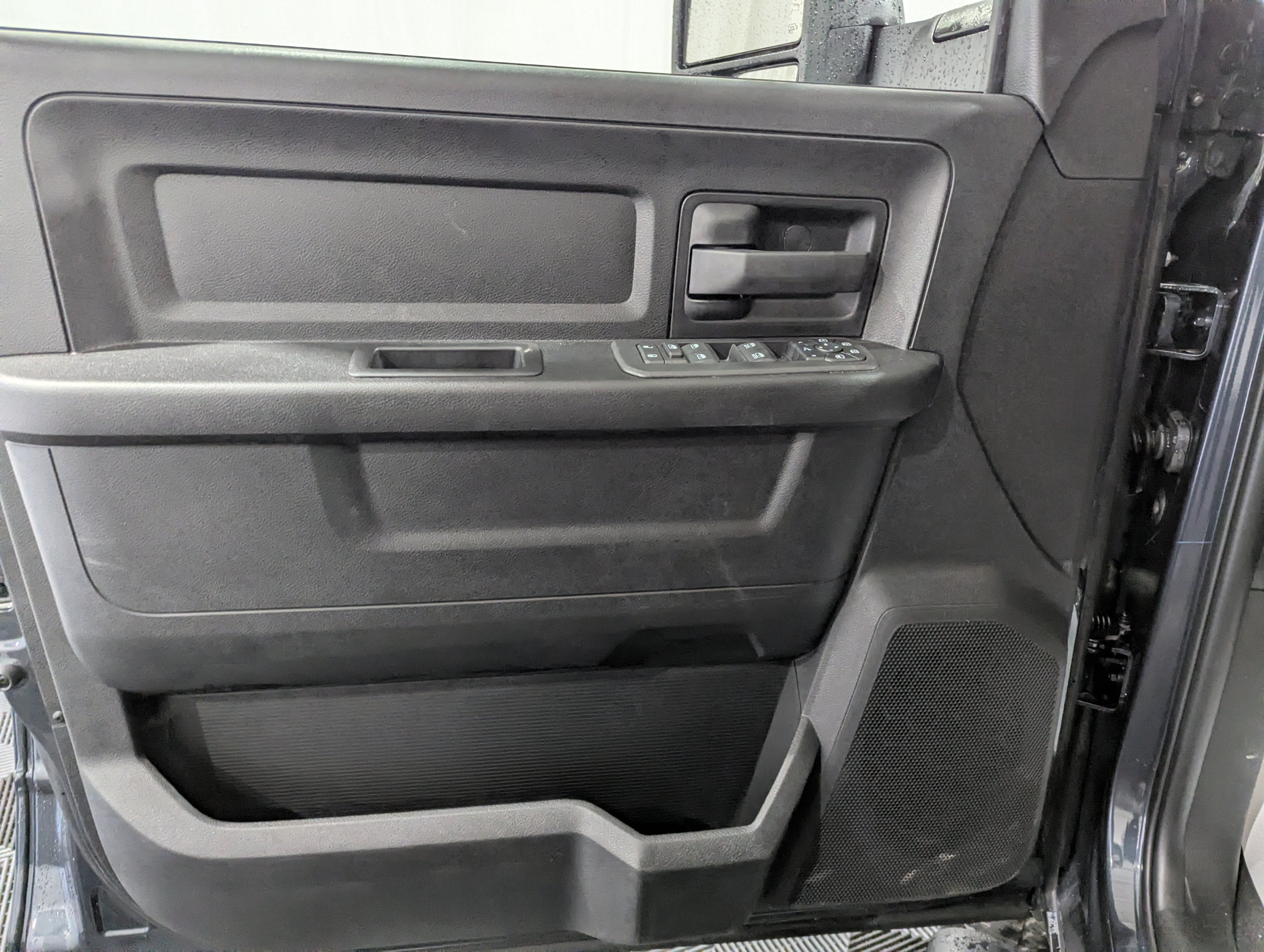2027 RAM 2500 RAM 2500 BLACK EXPRESS CREW CAB 4X4 8' BOX