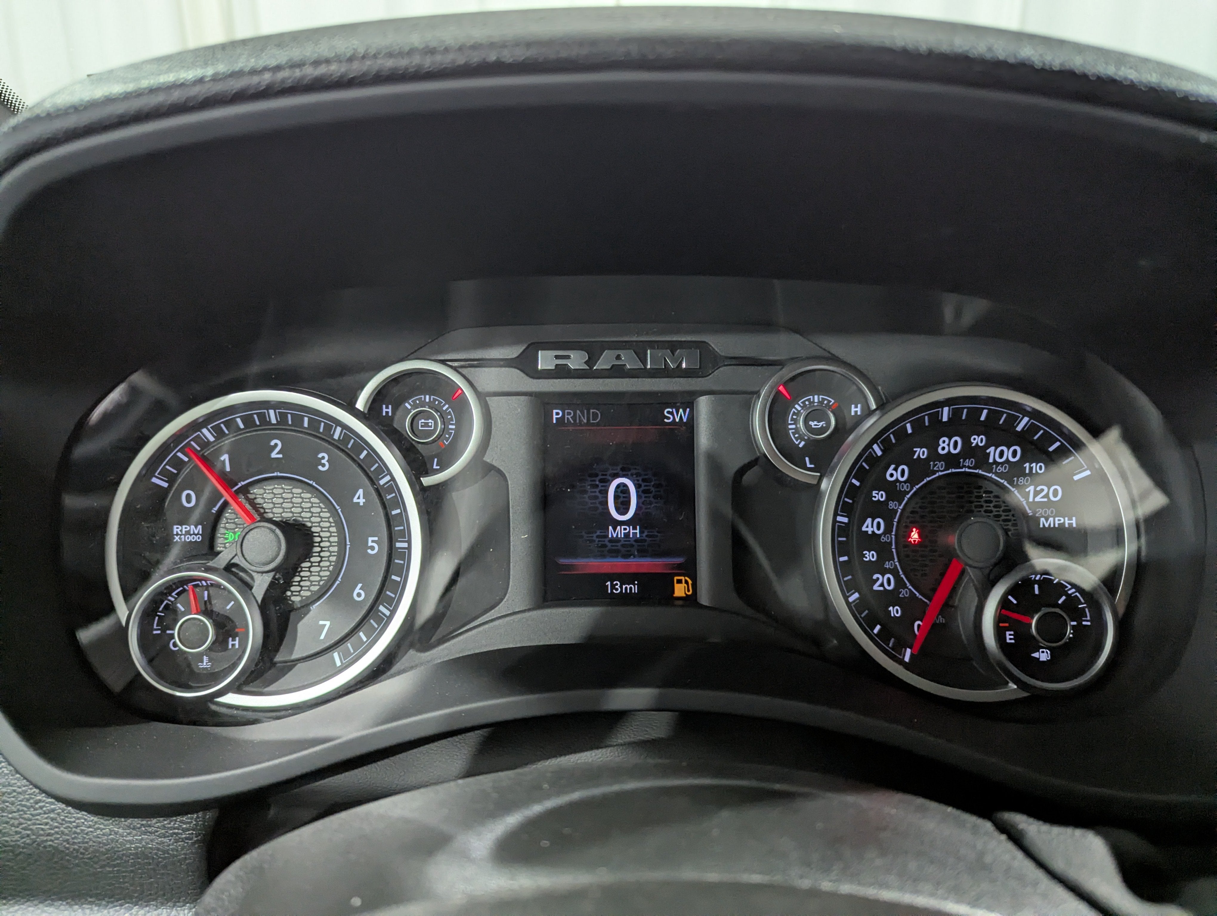 2027 RAM 2500 RAM 2500 BLACK EXPRESS CREW CAB 4X4 8' BOX