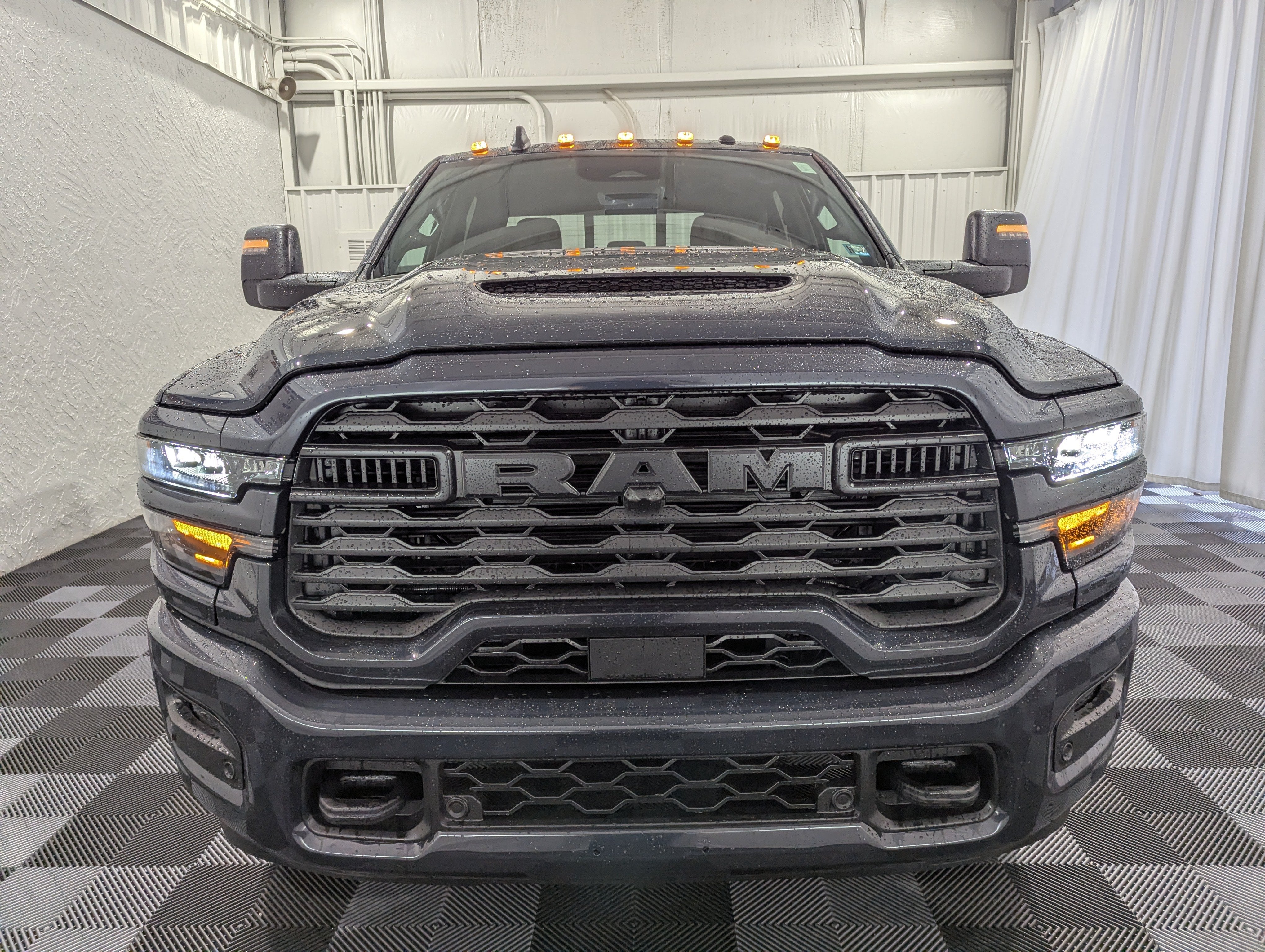 2027 RAM 2500 RAM 2500 BLACK EXPRESS CREW CAB 4X4 8' BOX