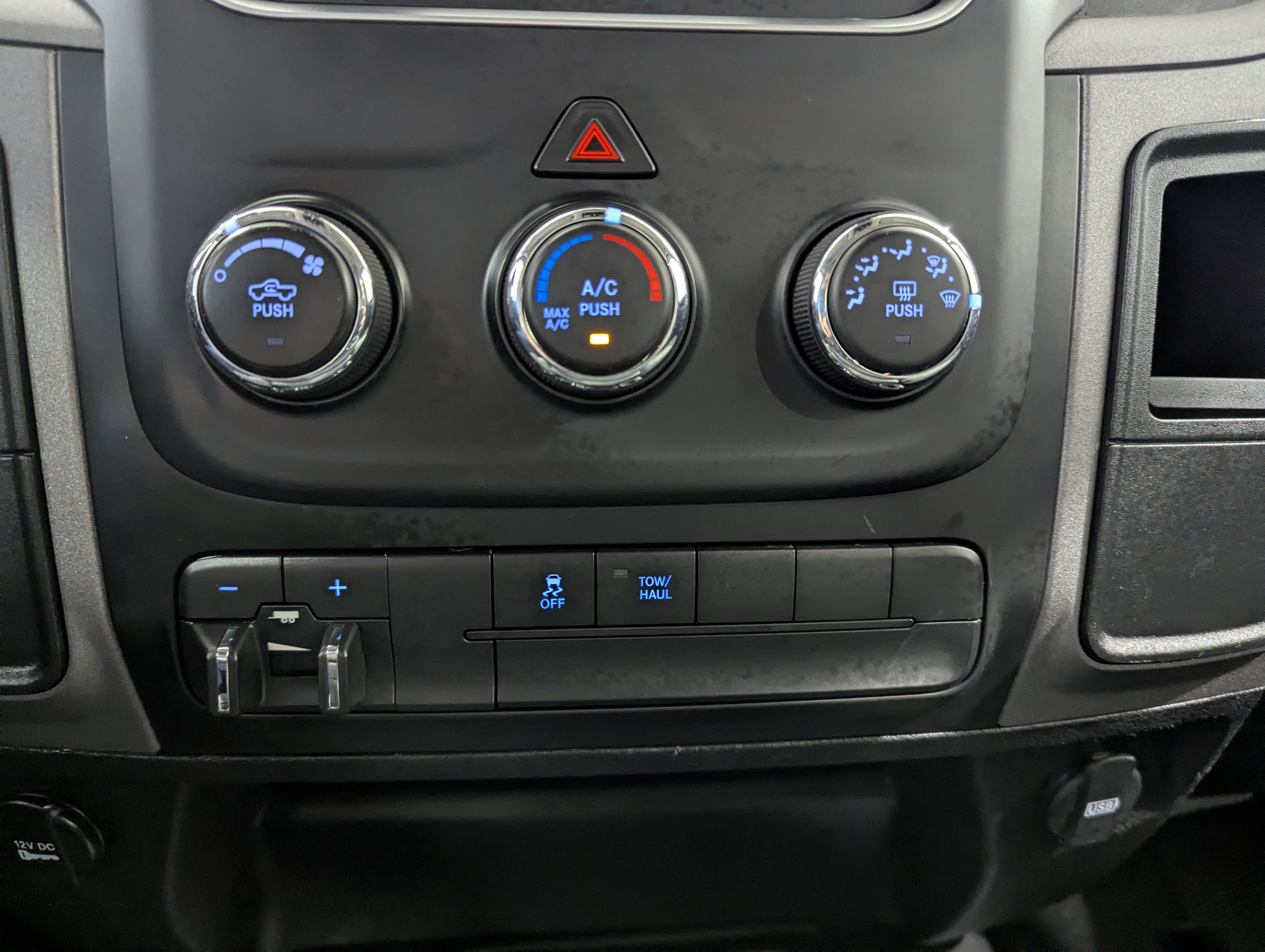 2018 RAM 2500 Tradesman Crew Cab 4x4 8' Box