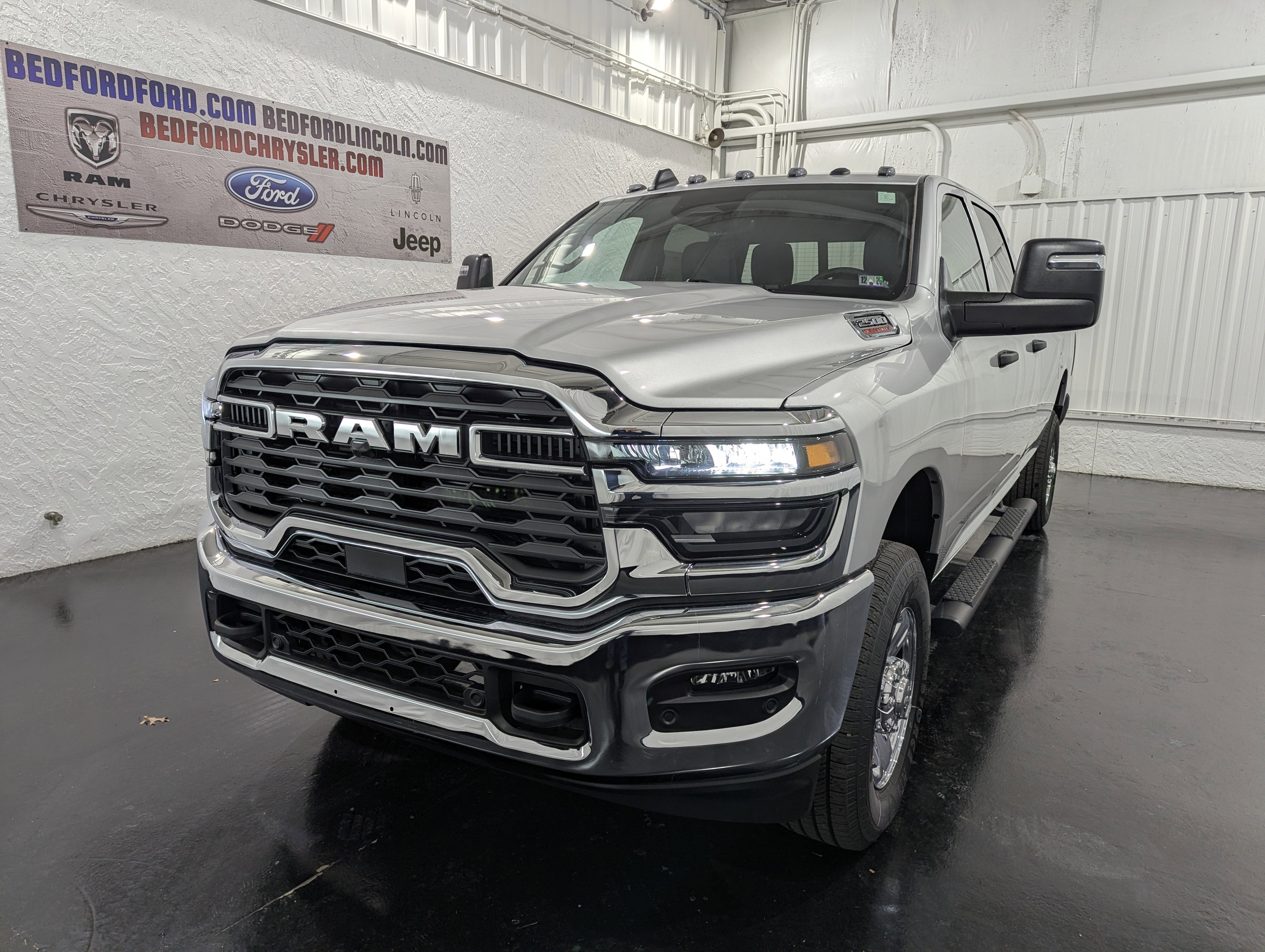2026 RAM Ram 2500 RAM 2500 TRADESMAN CREW CAB 4X4 8' BOX
