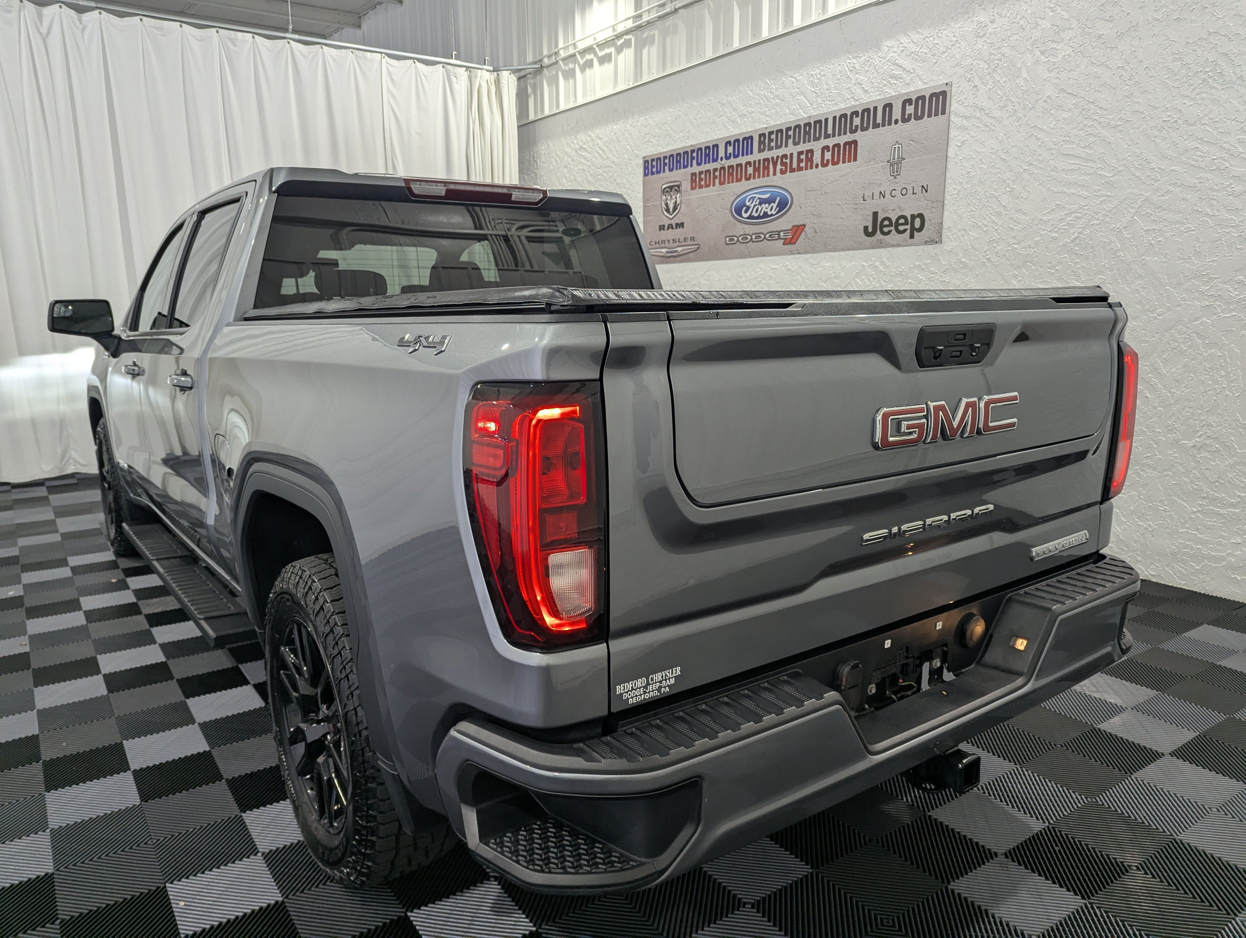 2021 GMC Sierra 1500 4WD Crew Cab Short Box Elevation