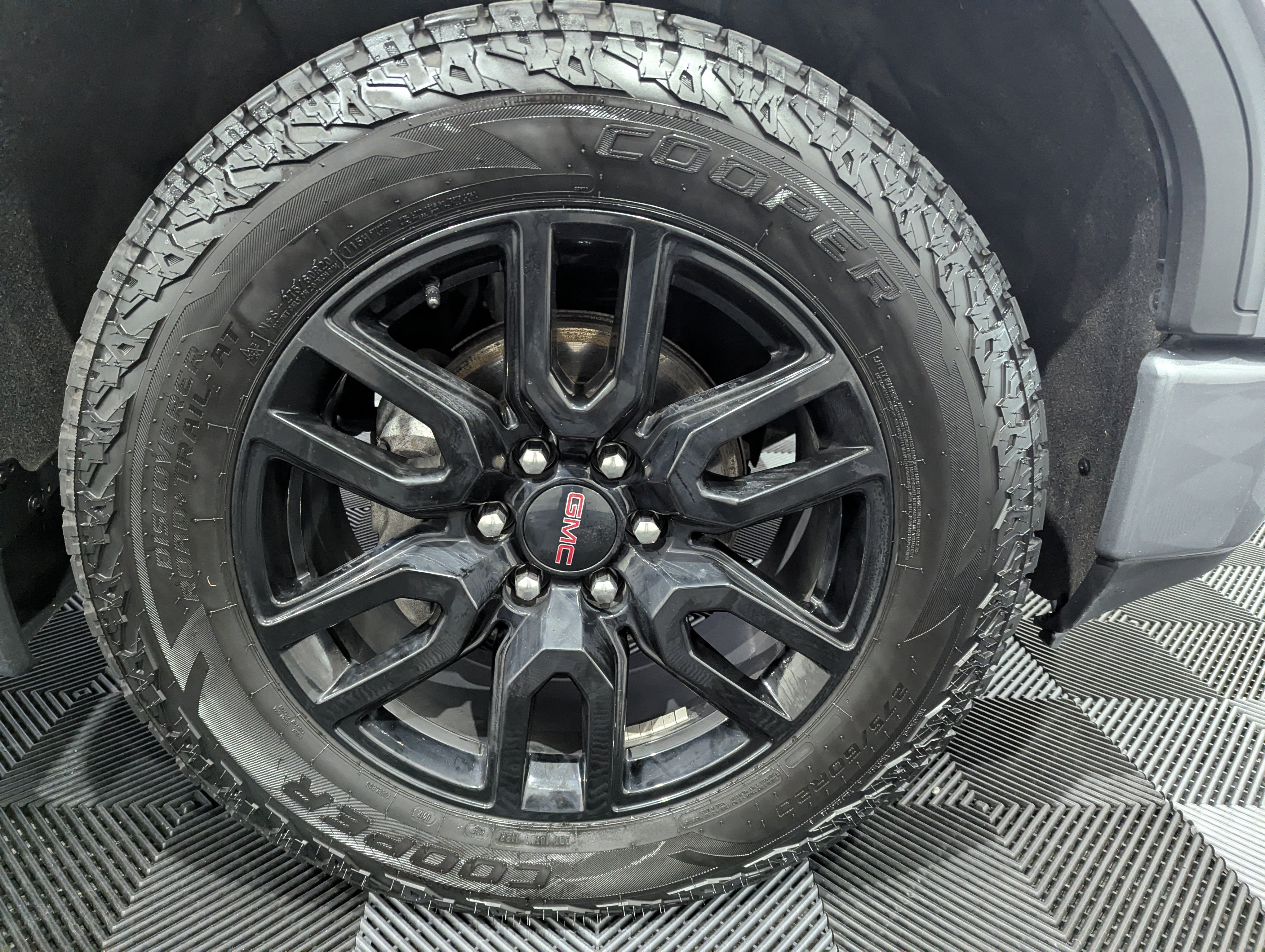 2021 GMC Sierra 1500 4WD Crew Cab Short Box Elevation