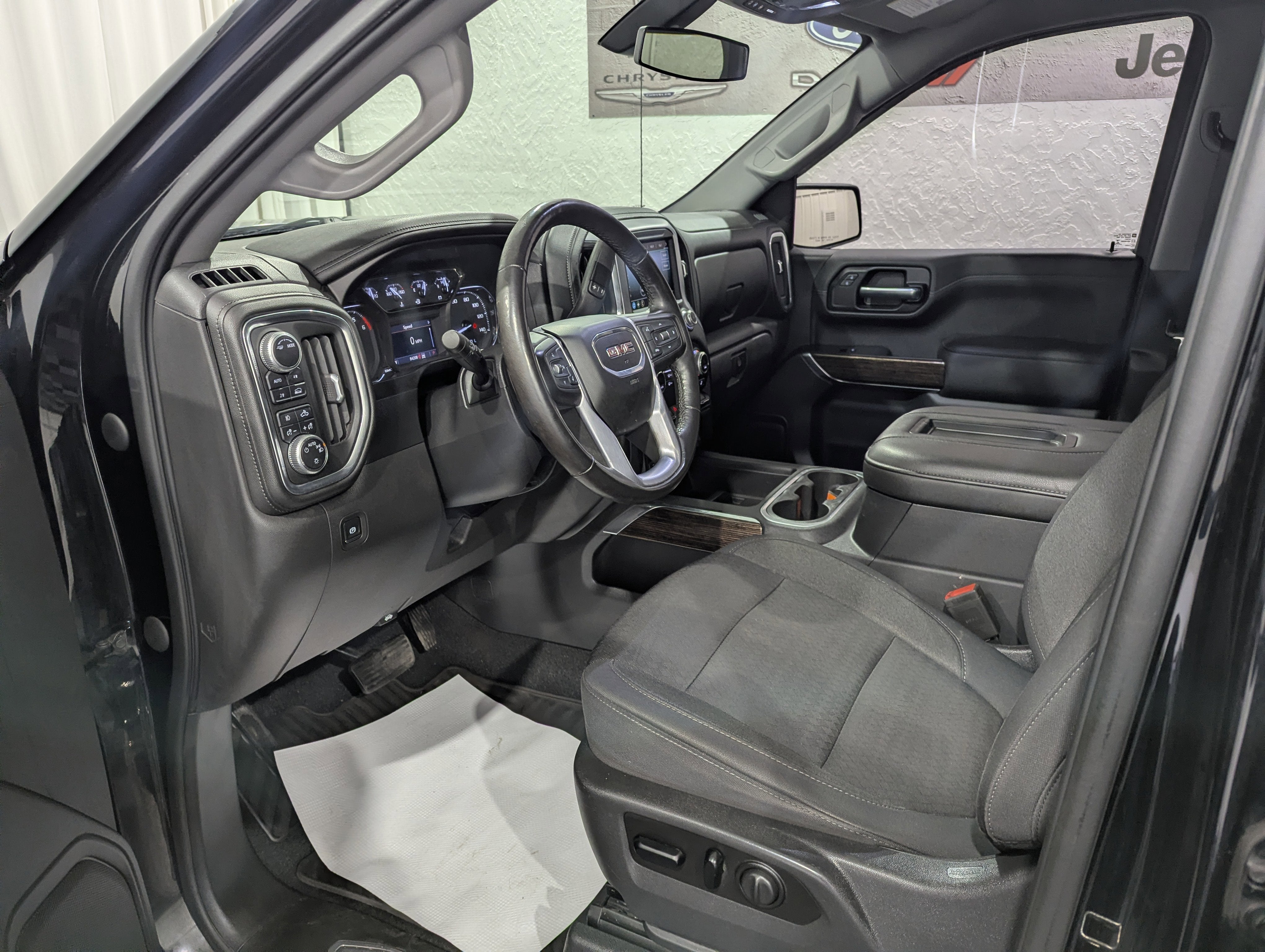 2020 GMC Sierra 1500 4WD Crew Cab Short Box Elevation