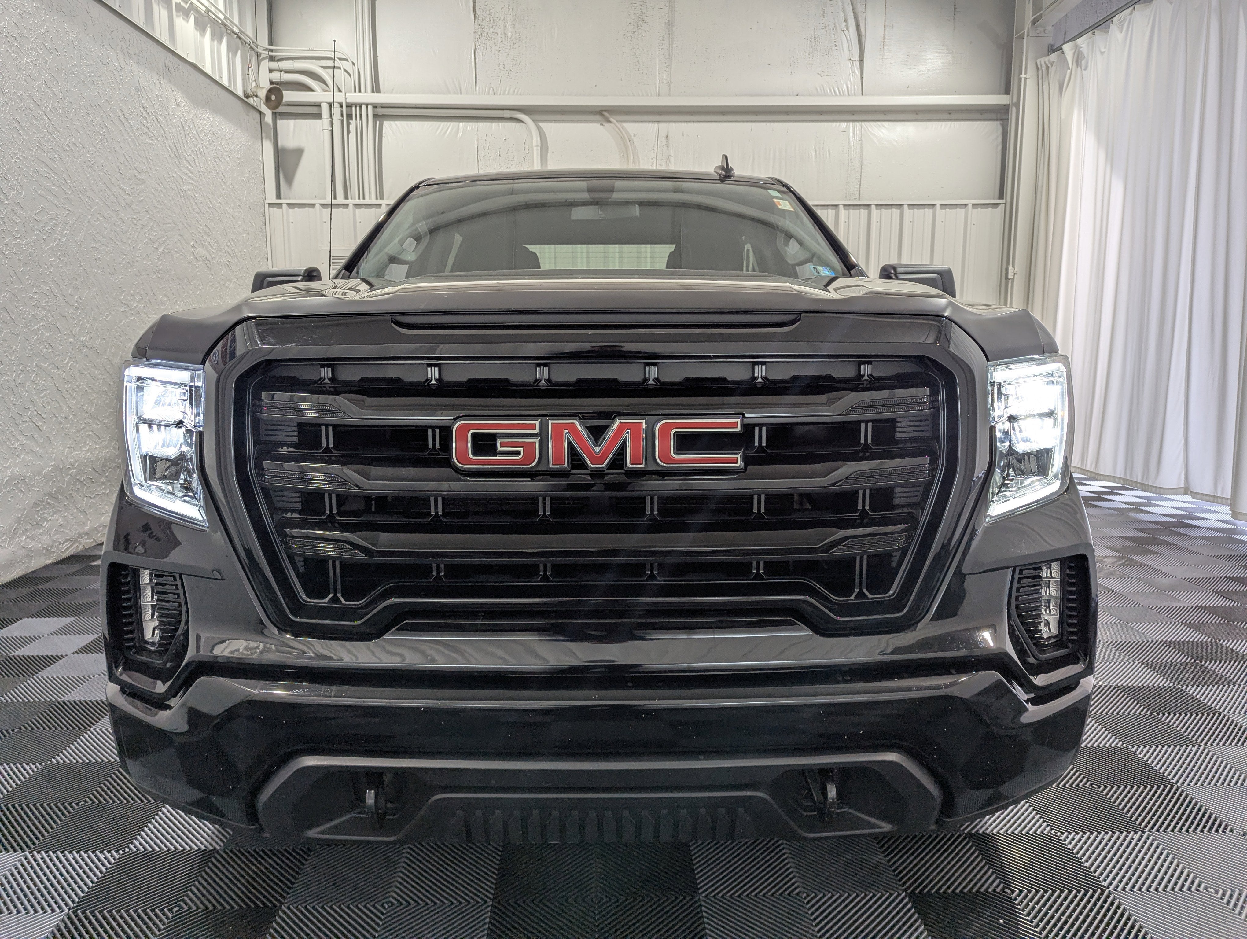 2020 GMC Sierra 1500 4WD Crew Cab Short Box Elevation