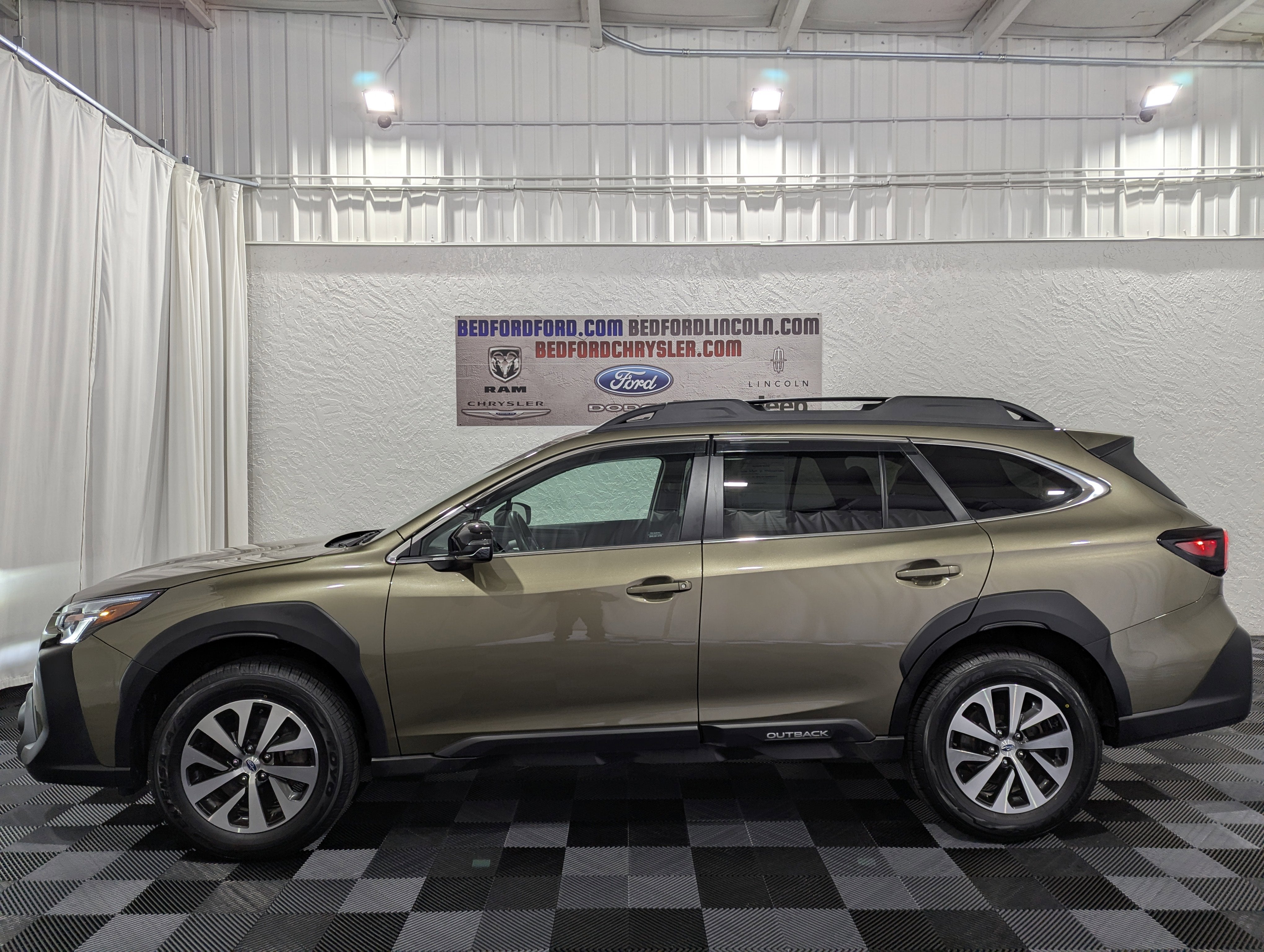 2025 Subaru Outback Premium