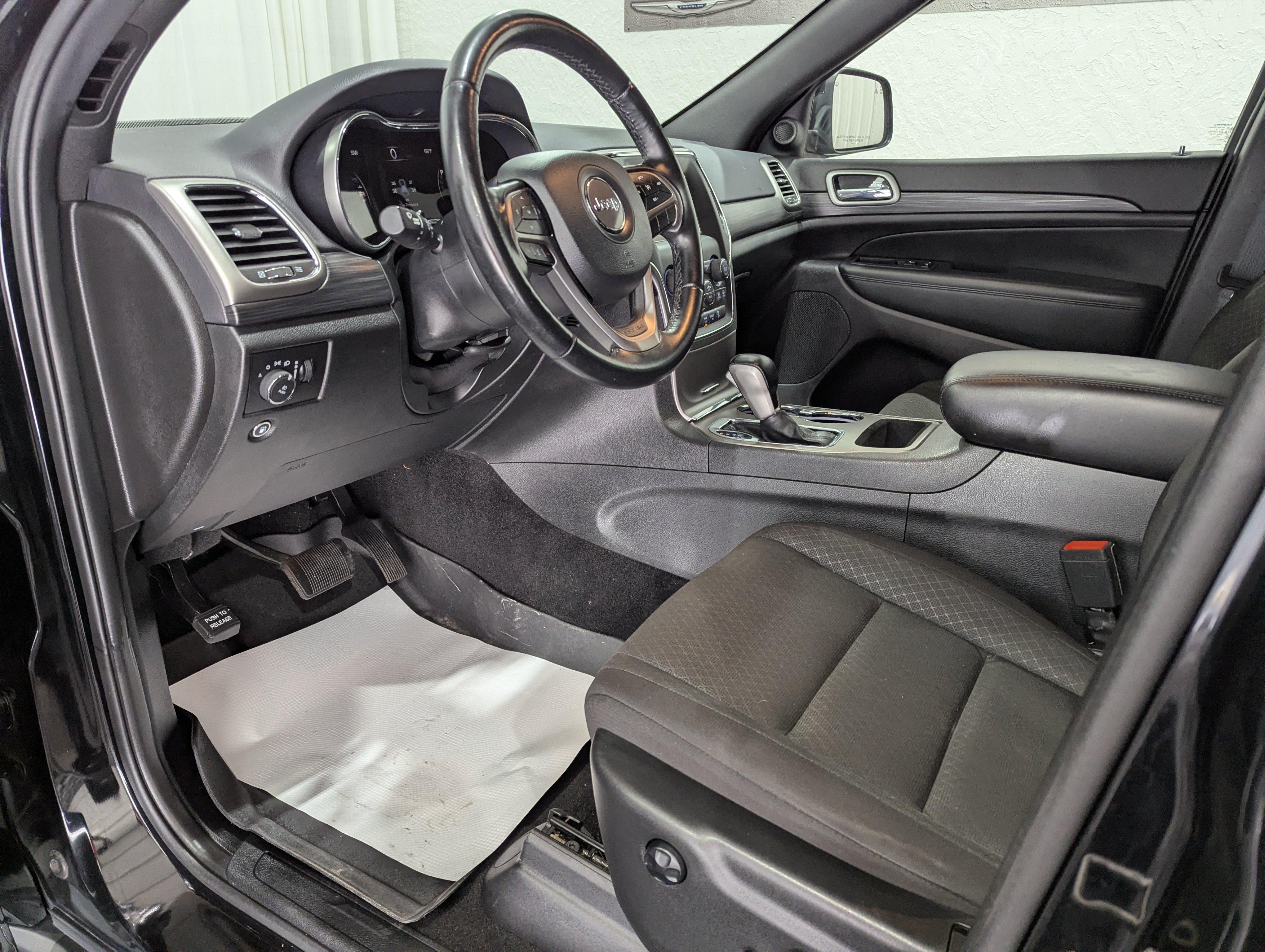 2021 Jeep Grand Cherokee Laredo E 4x4