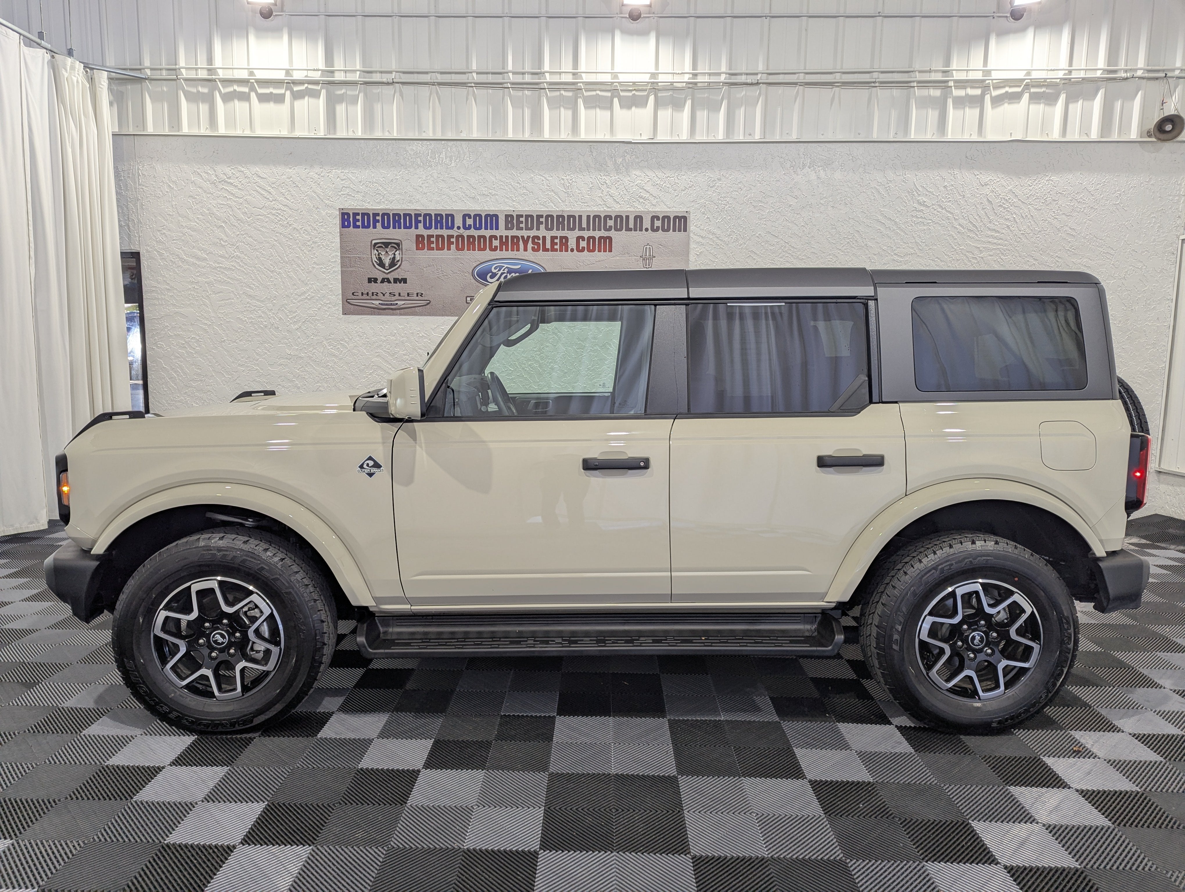 2026 Ford Bronco Outer Banks 4x4