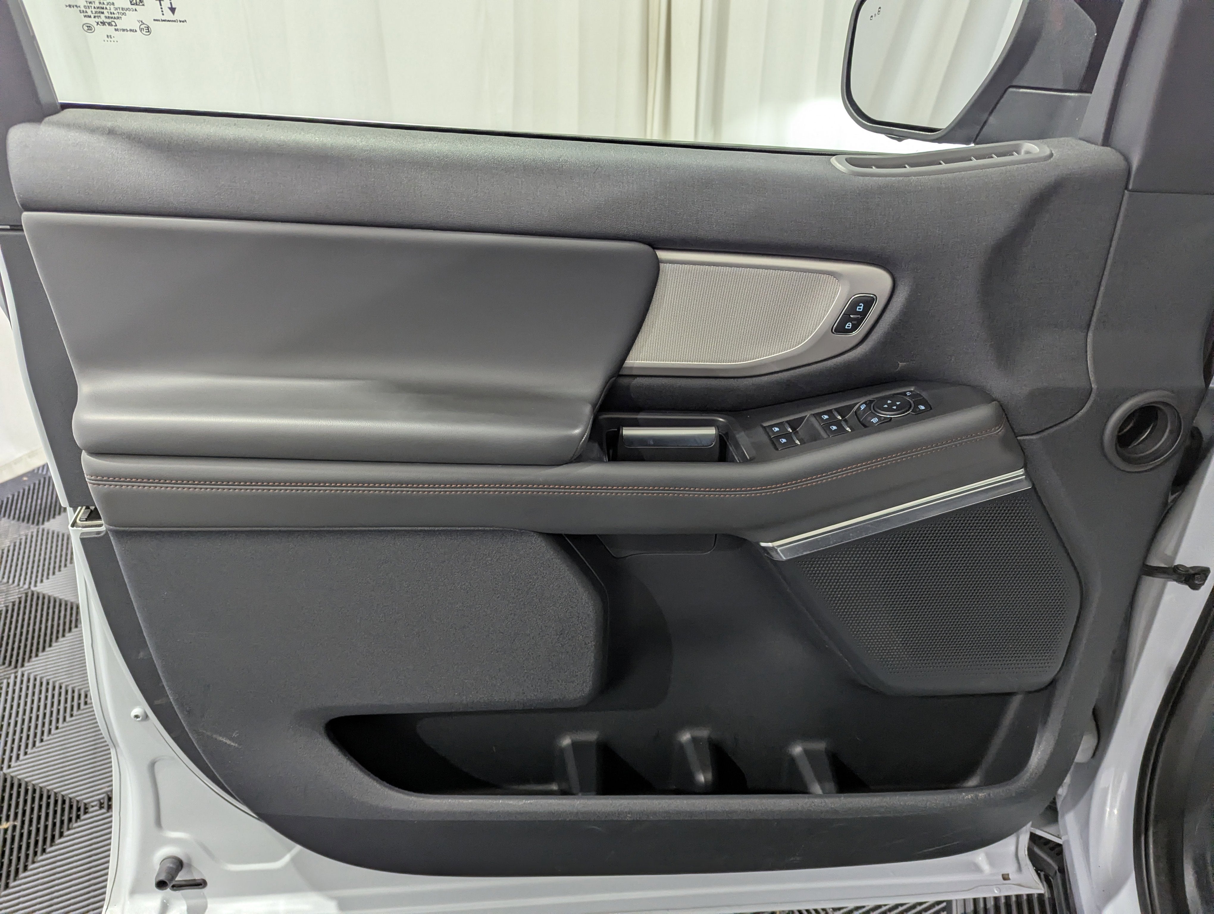 2025 Ford Expedition Active 4x4