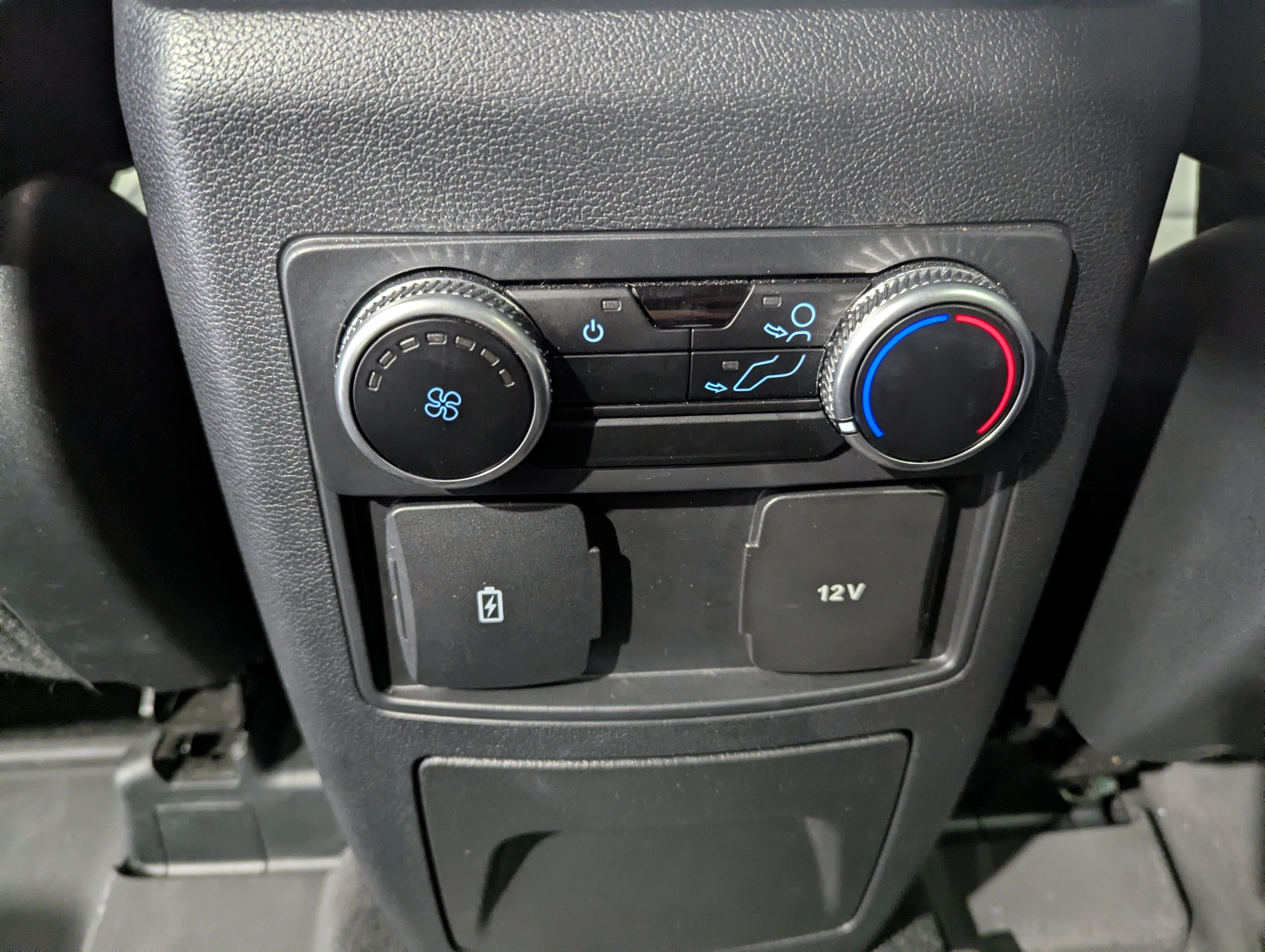 2024 Ford Explorer XLT 4x4