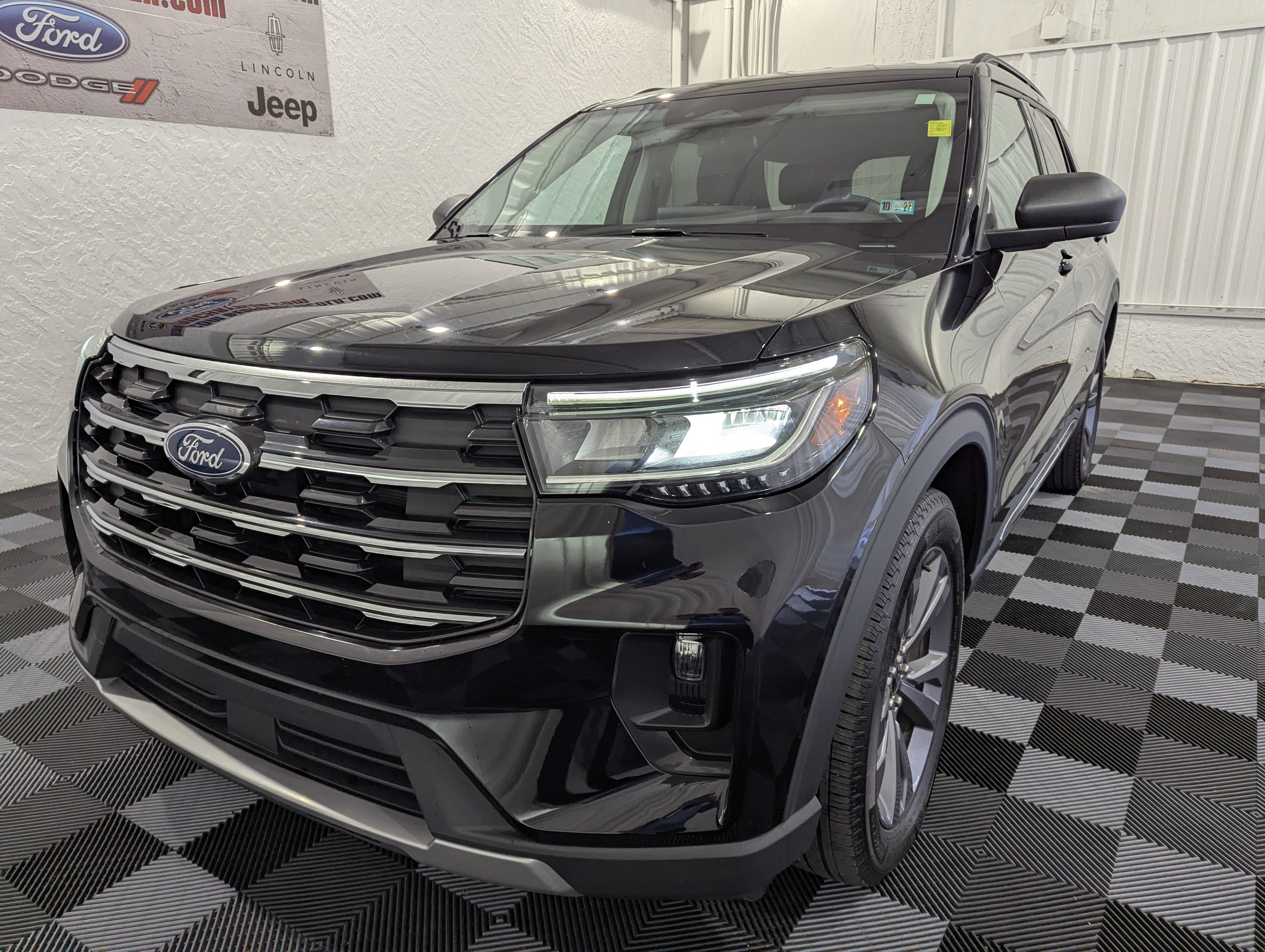 2025 Ford Explorer Active 4x4