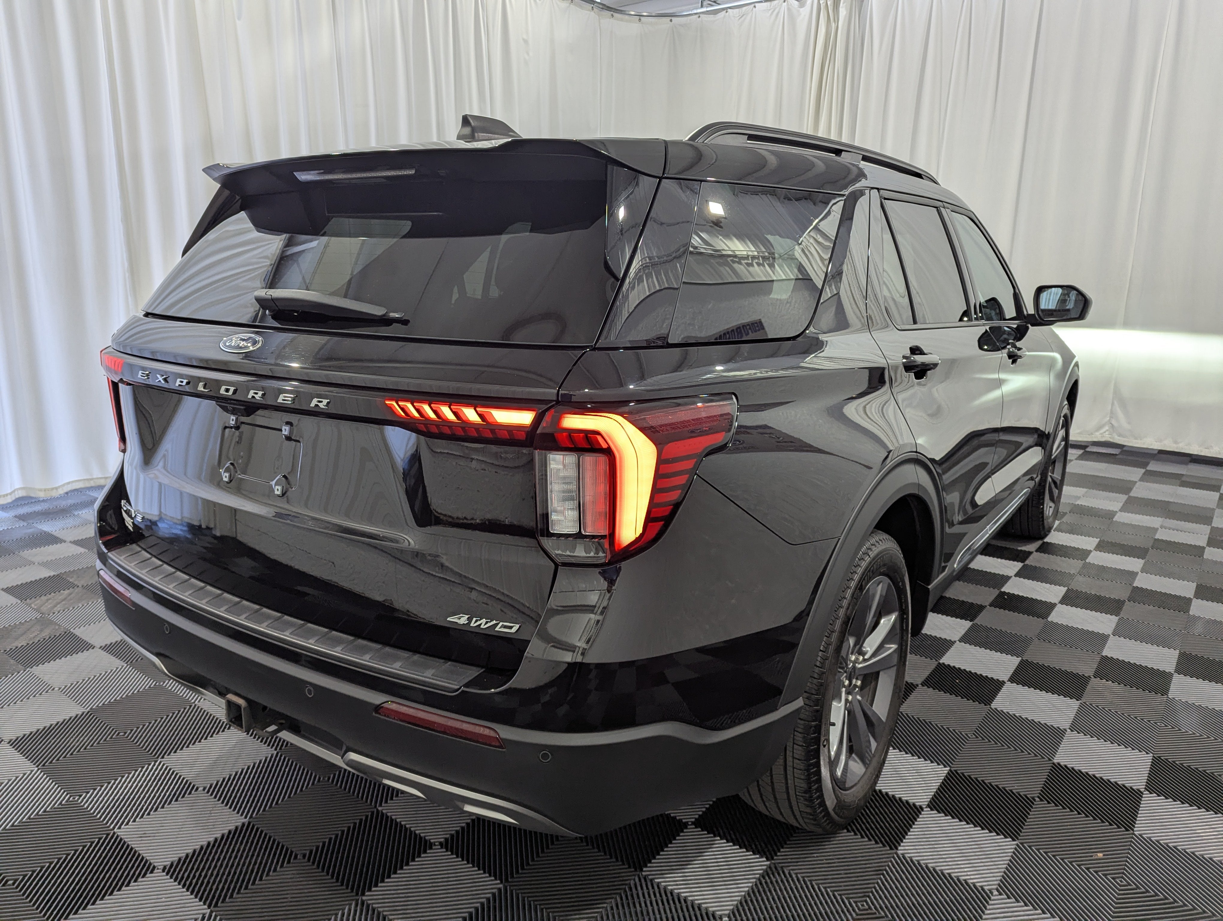 2025 Ford Explorer Active 4x4