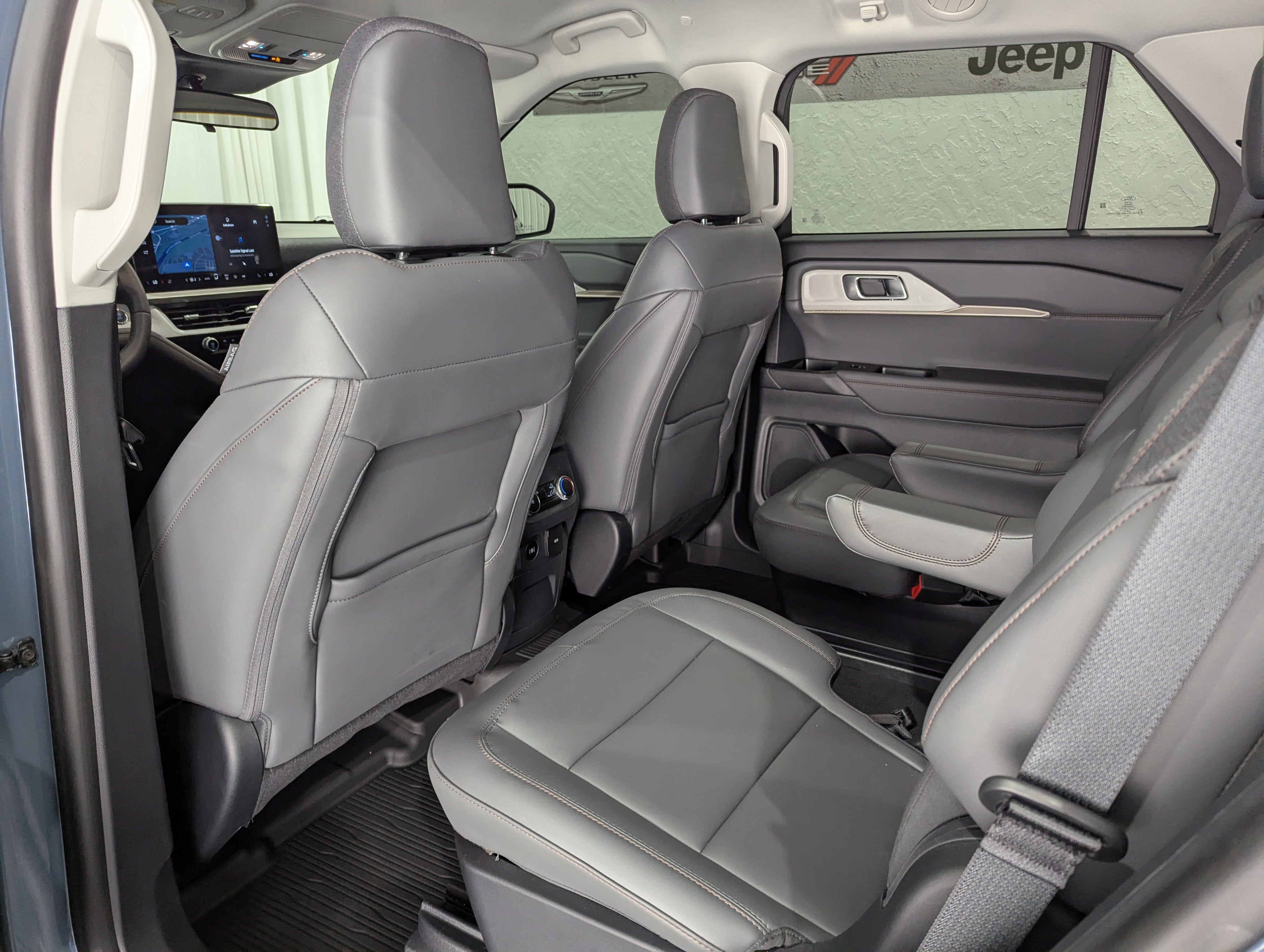 2025 Ford Explorer Active 4x4