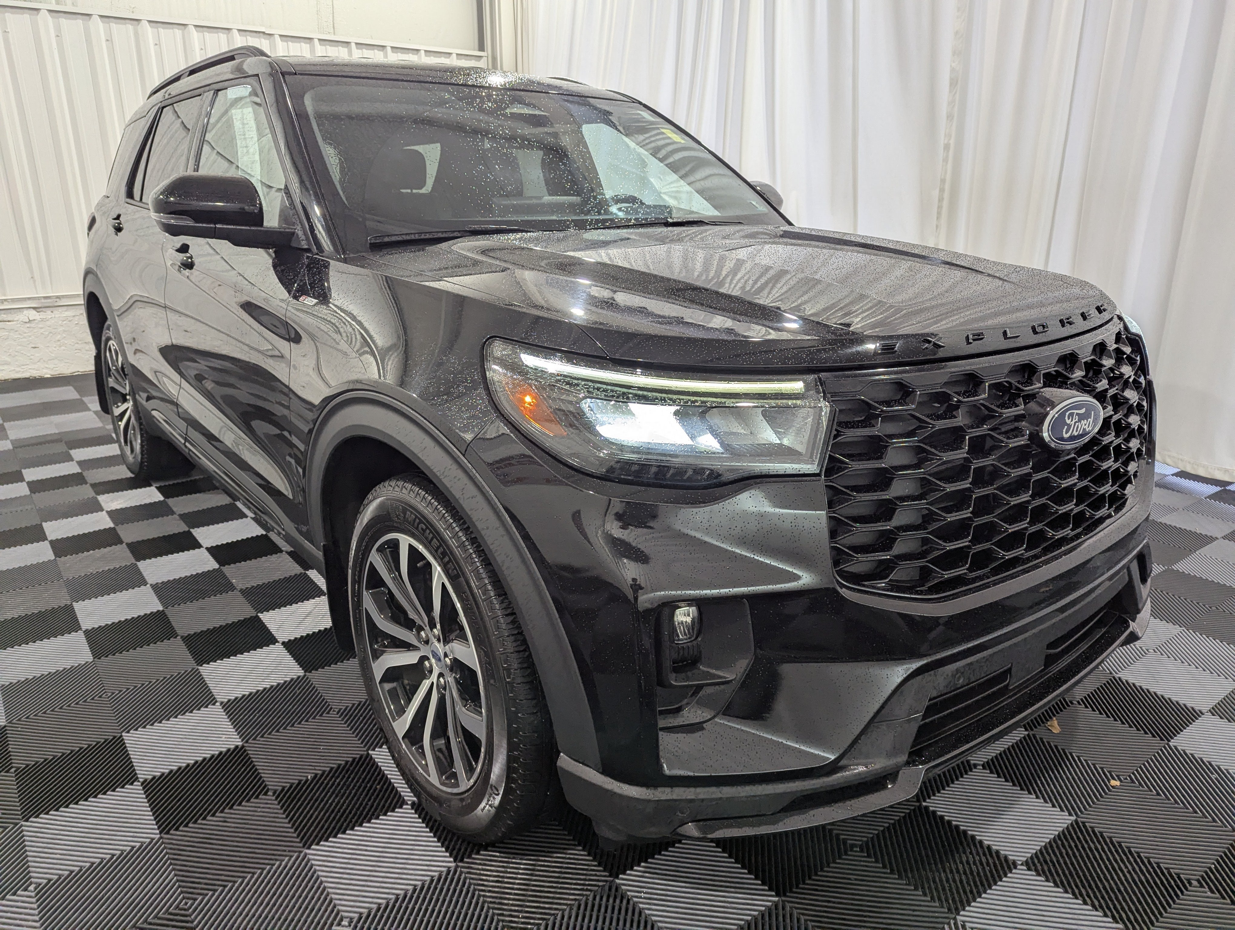 2025 Ford Explorer ST-Line 4x4