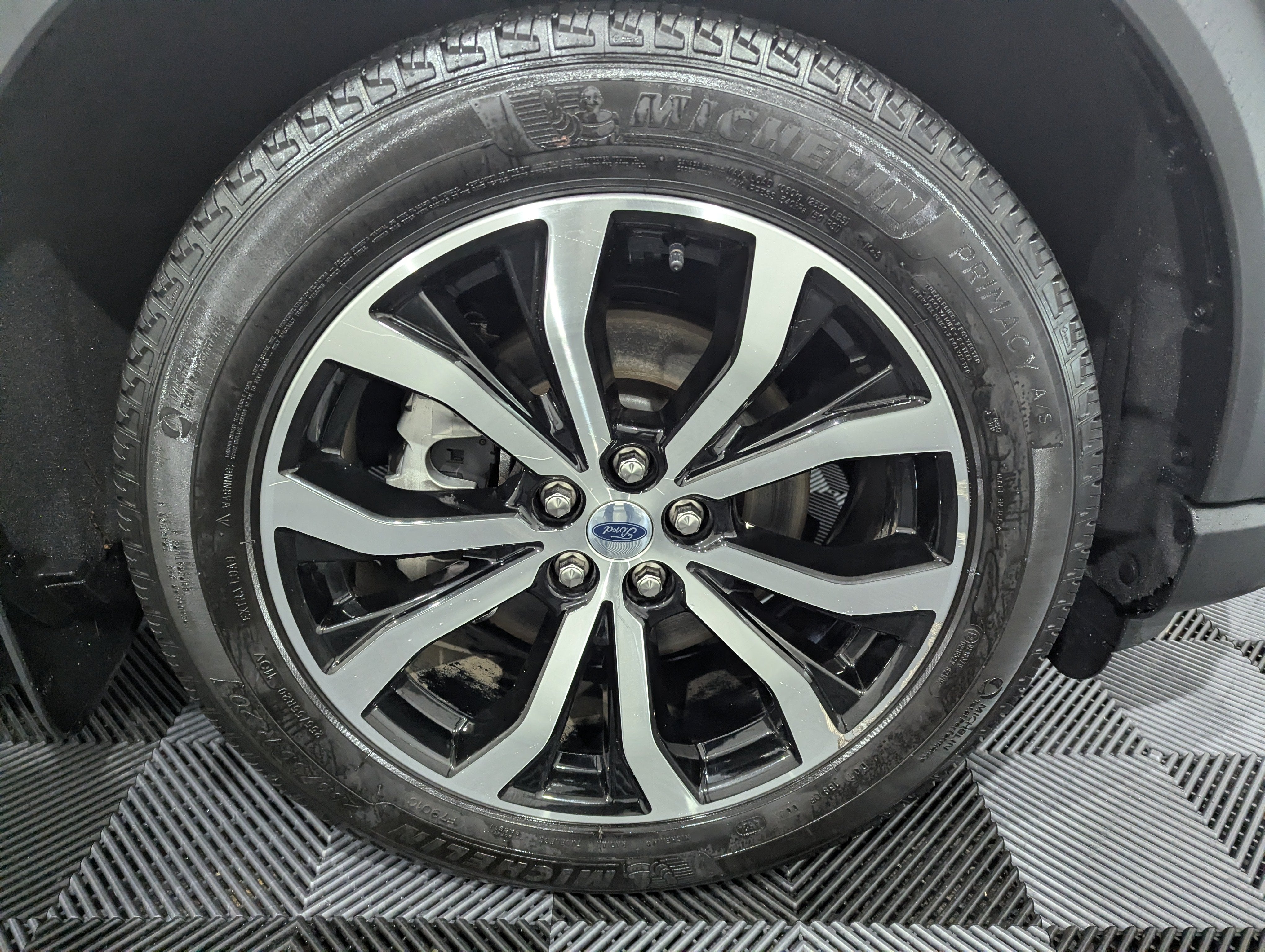 2025 Ford Explorer ST-Line 4x4