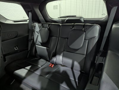 2025 Ford Explorer ST-Line 4x4