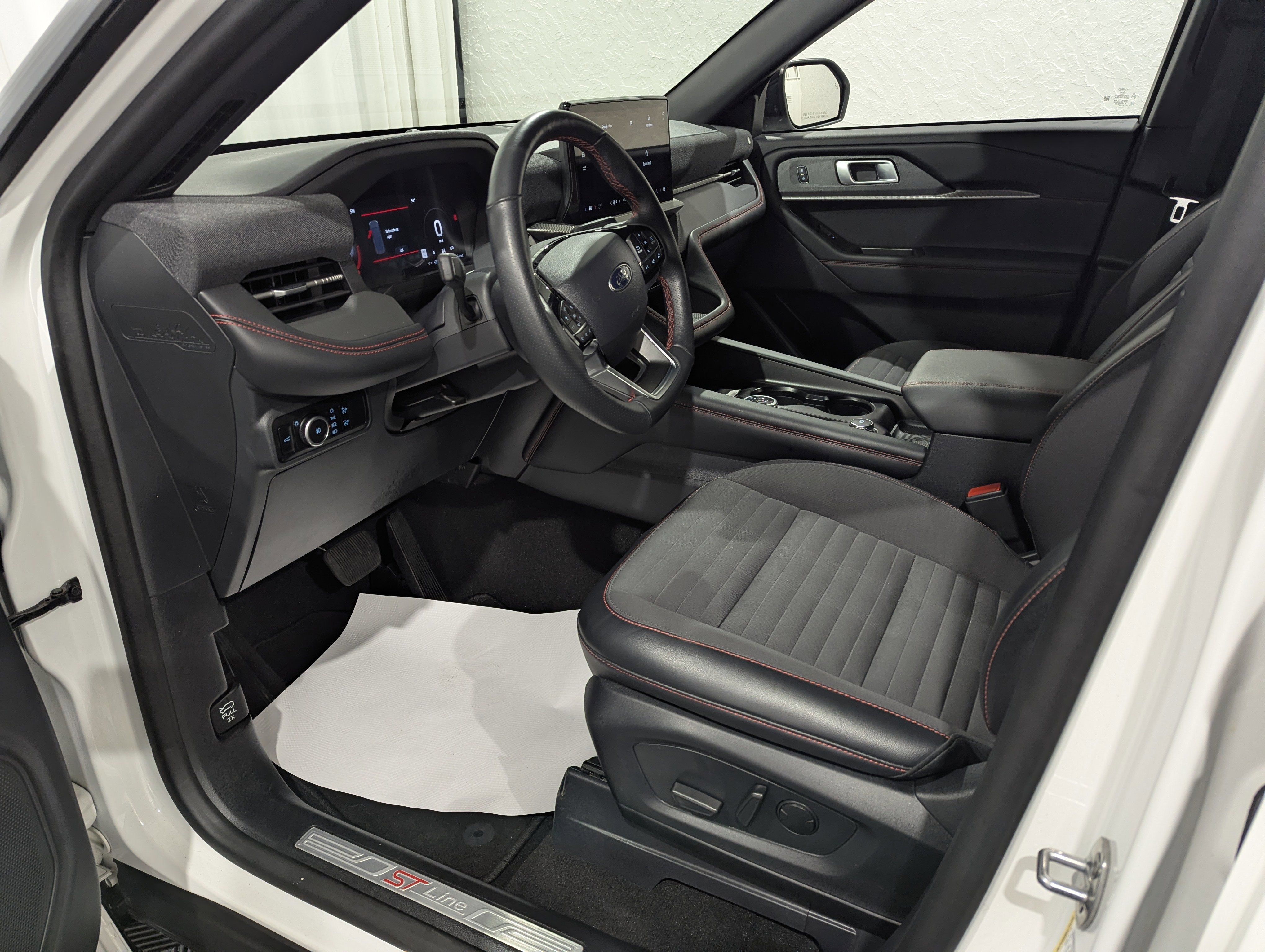 2025 Ford Explorer ST-Line 4x4