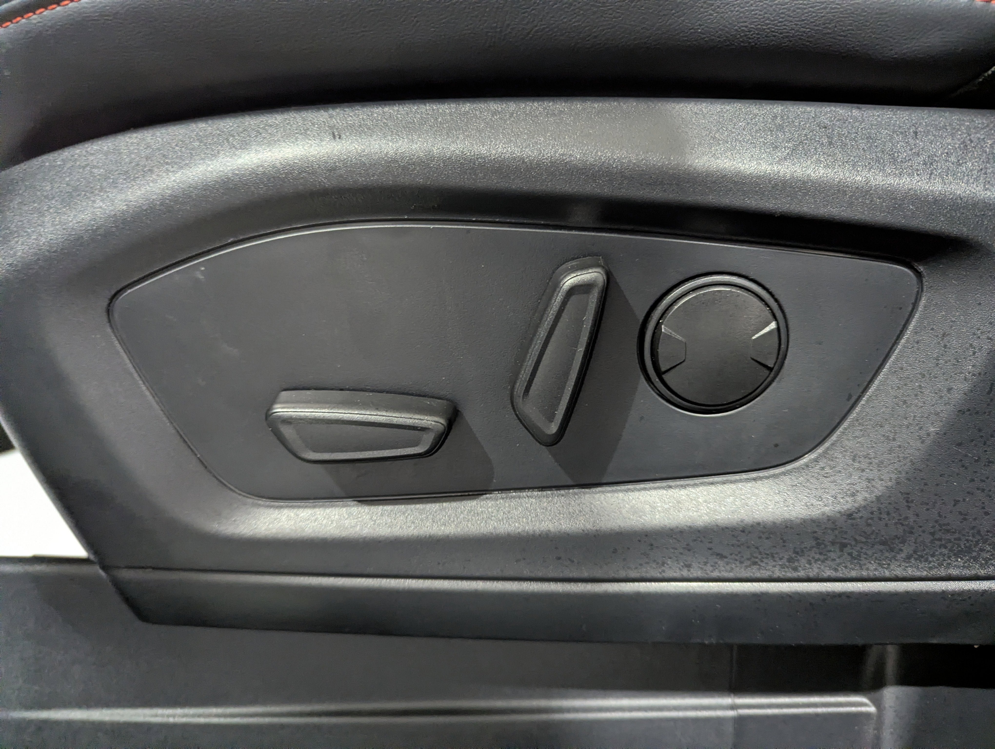 2025 Ford Explorer ST-Line 4x4