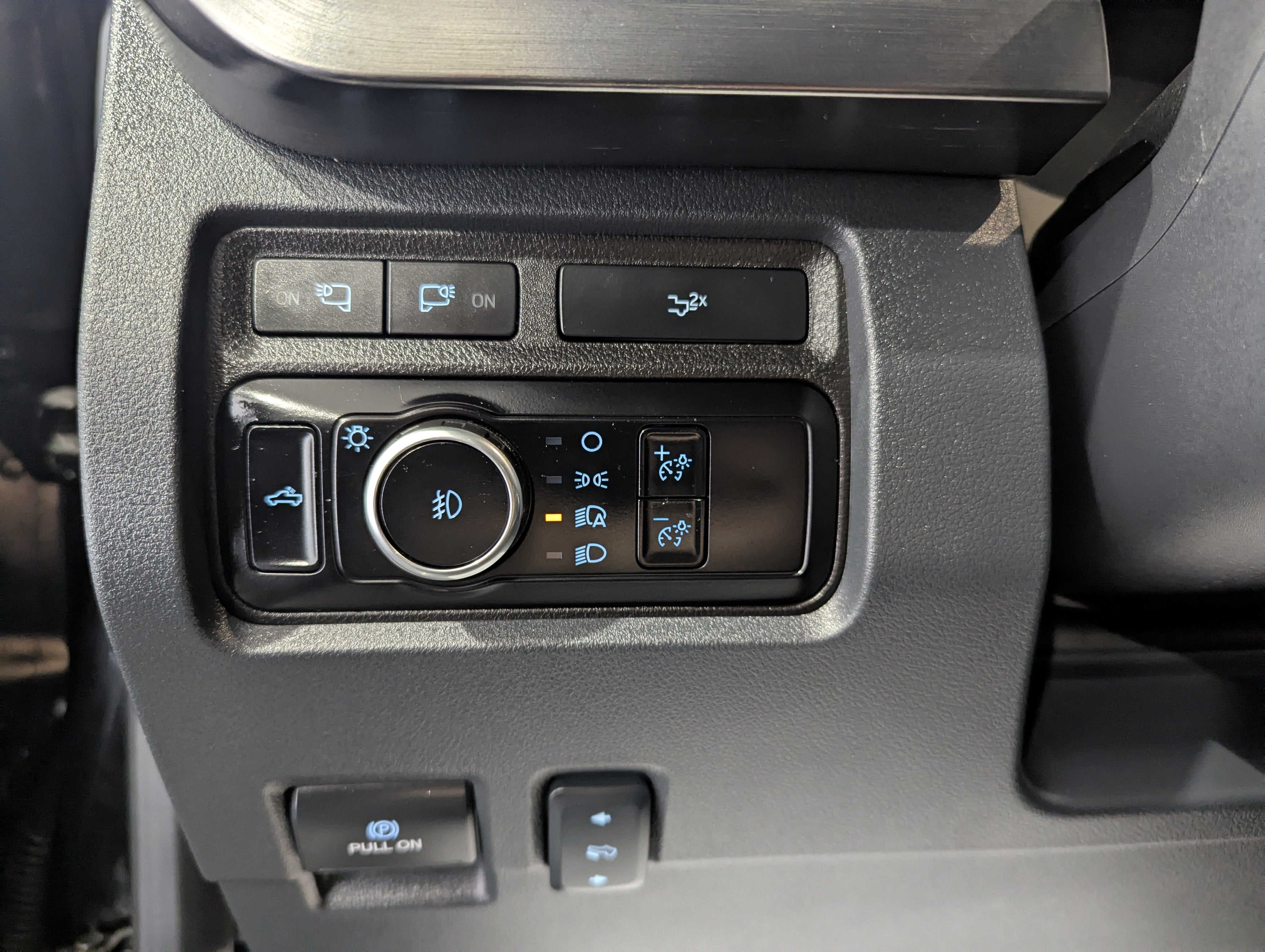 2024 Ford Super Duty F-350 DRW Lariat