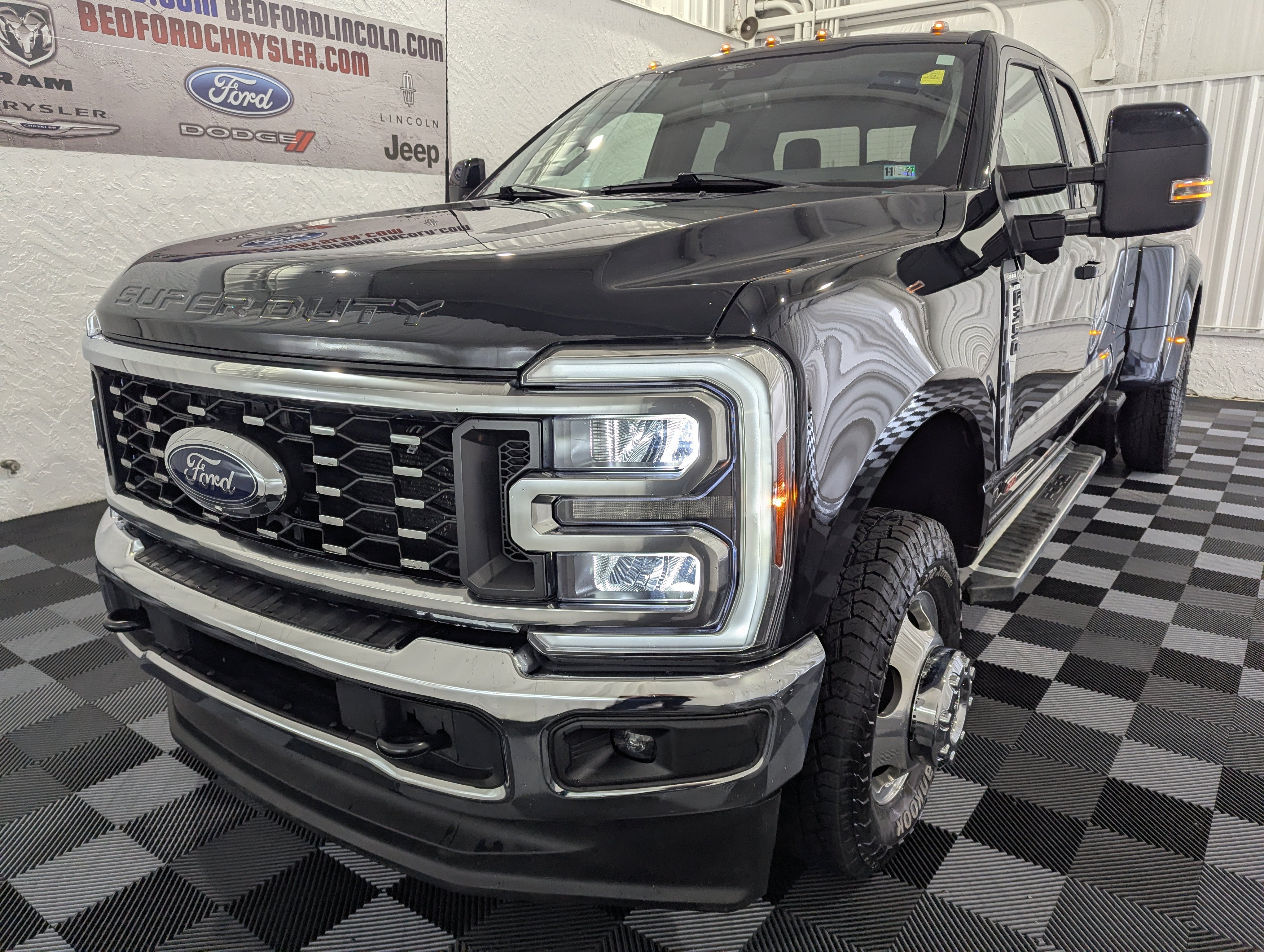 2024 Ford Super Duty F-350 DRW Lariat