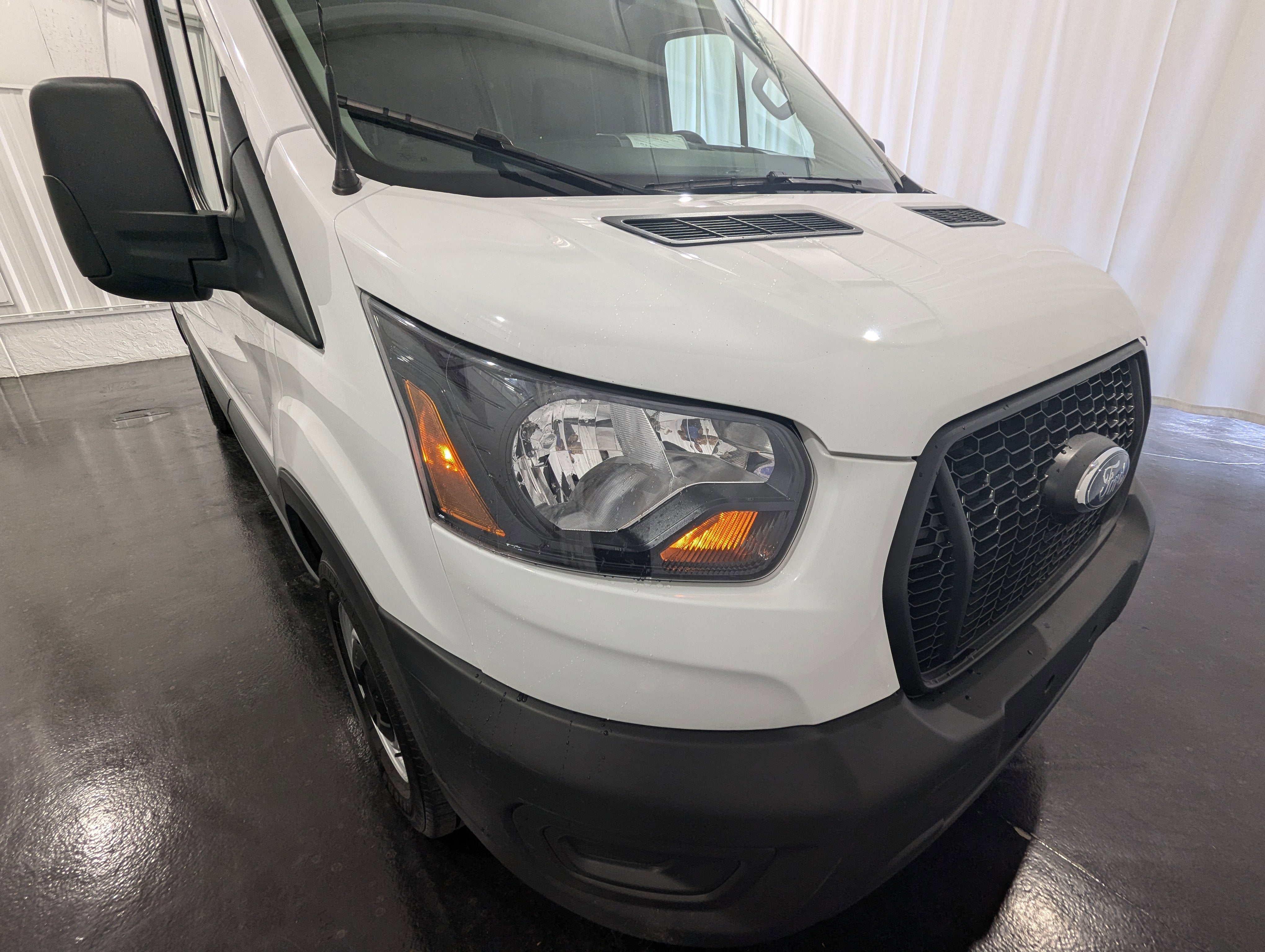 2023 Ford Transit Cargo Van Medium Roof RWD