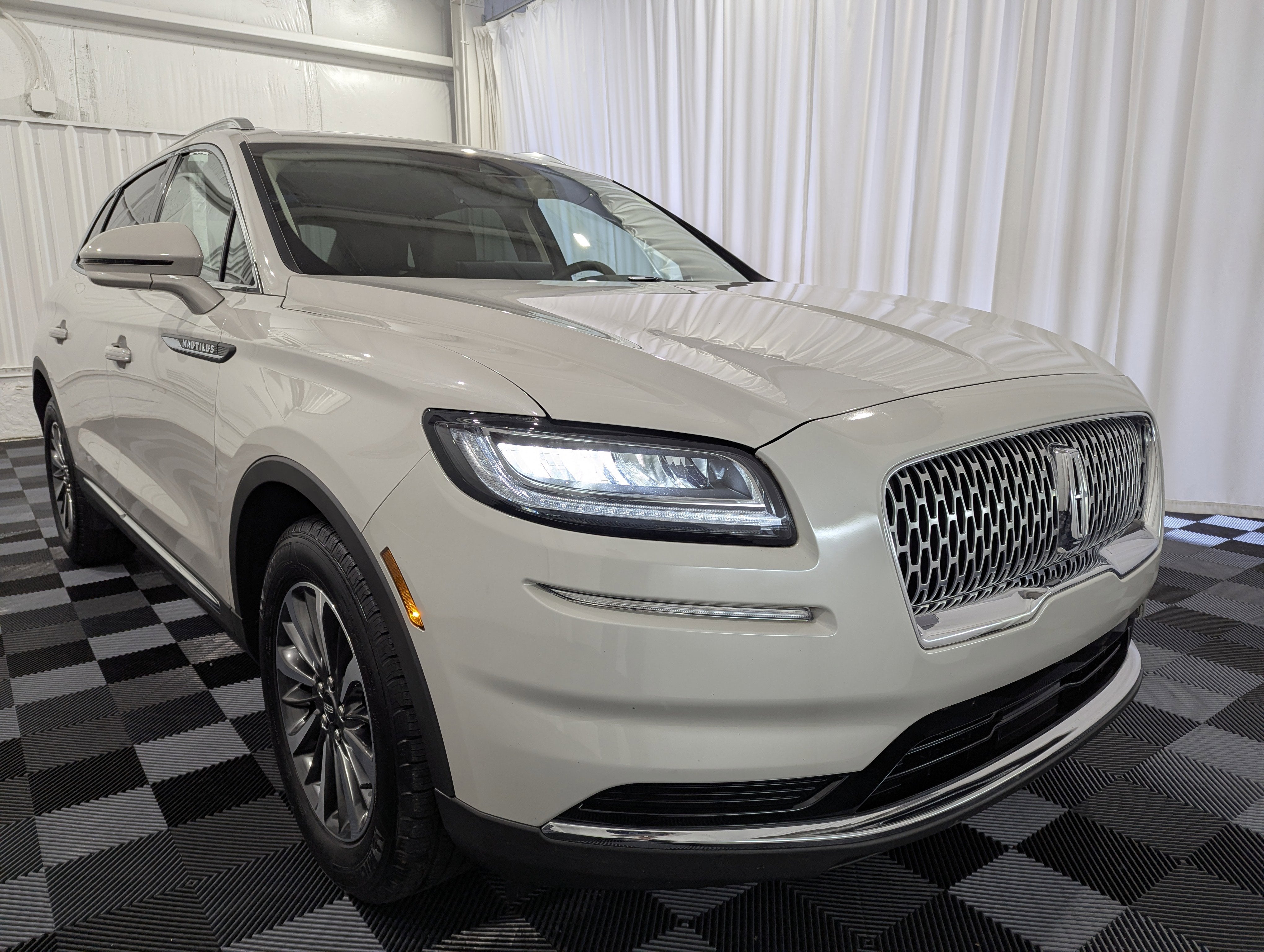 2023 Lincoln Nautilus Standard AWD