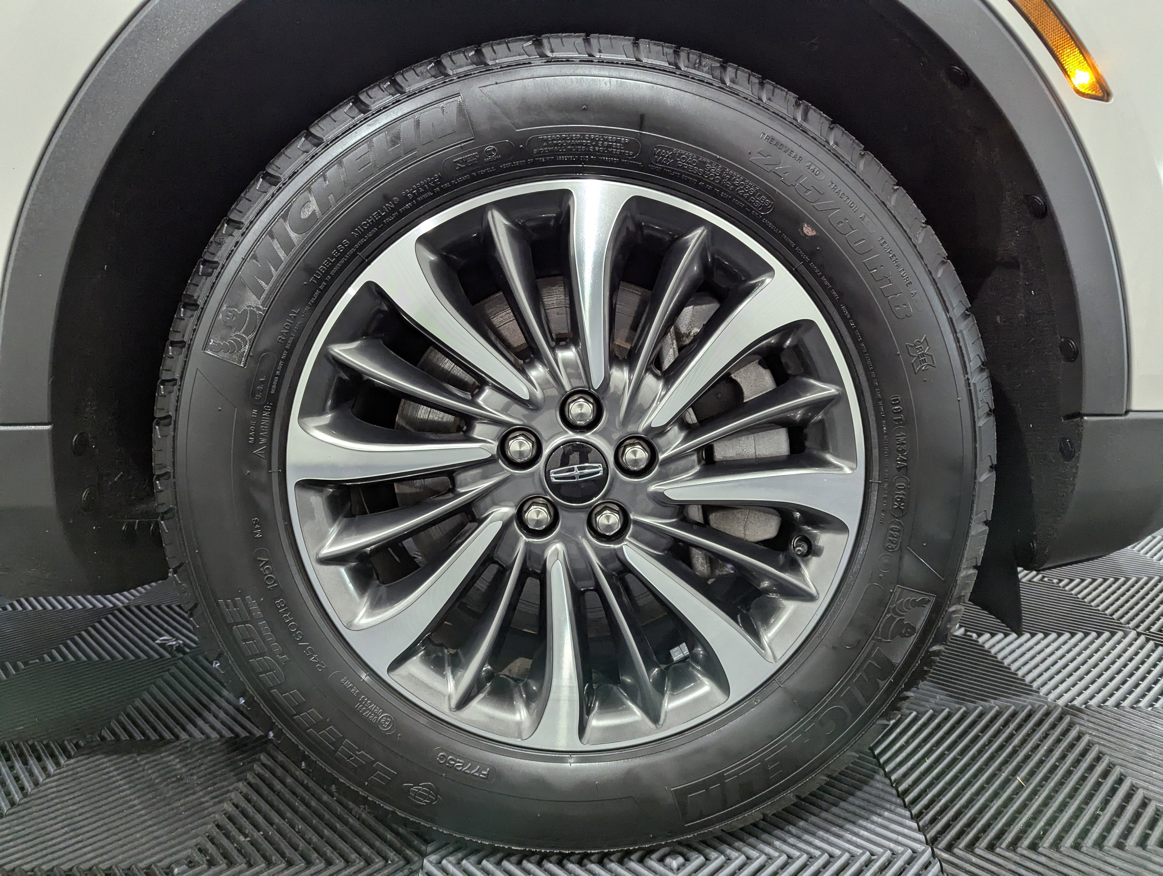 2023 Lincoln Nautilus Standard AWD