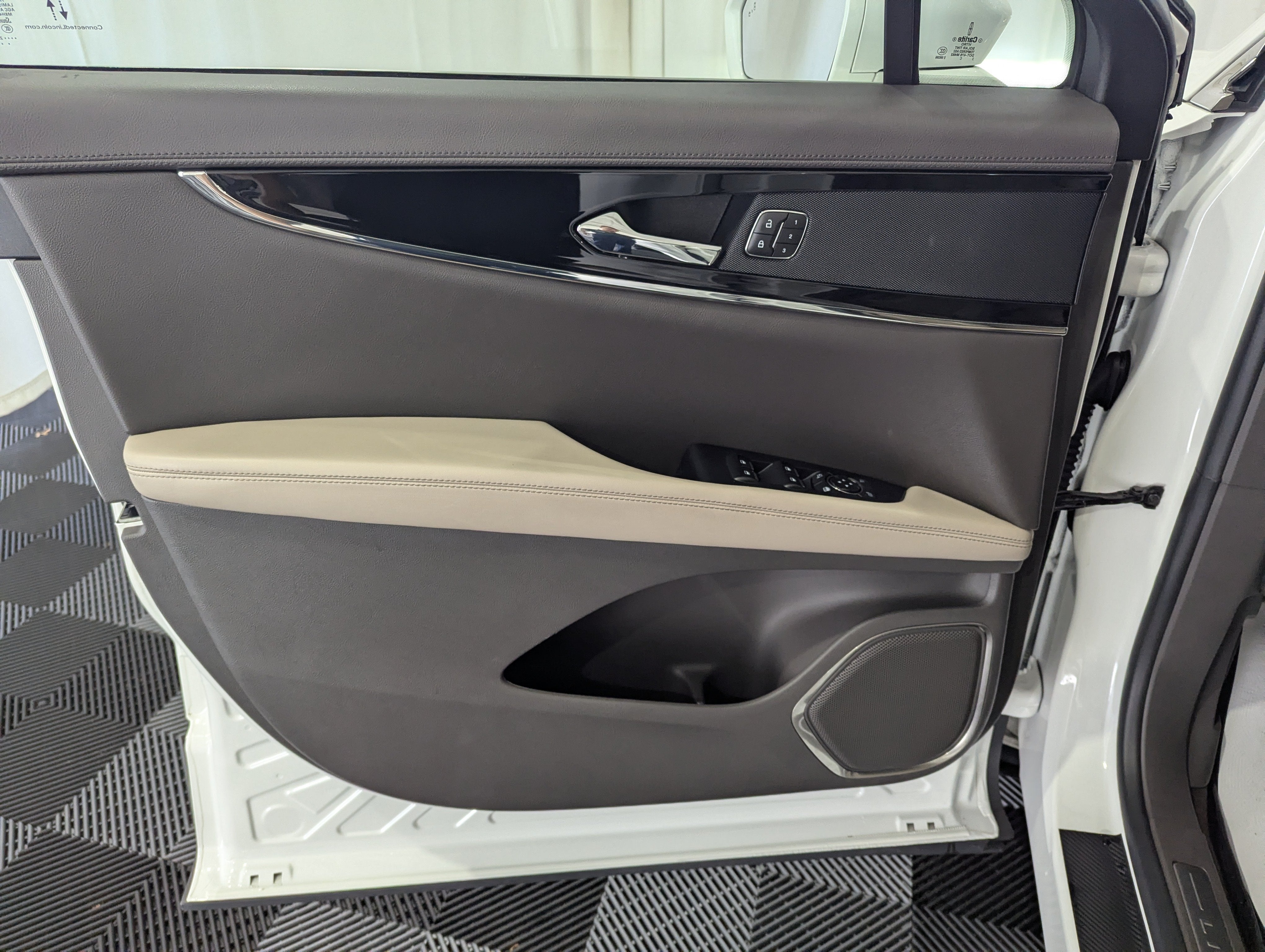 2023 Lincoln Nautilus Standard AWD