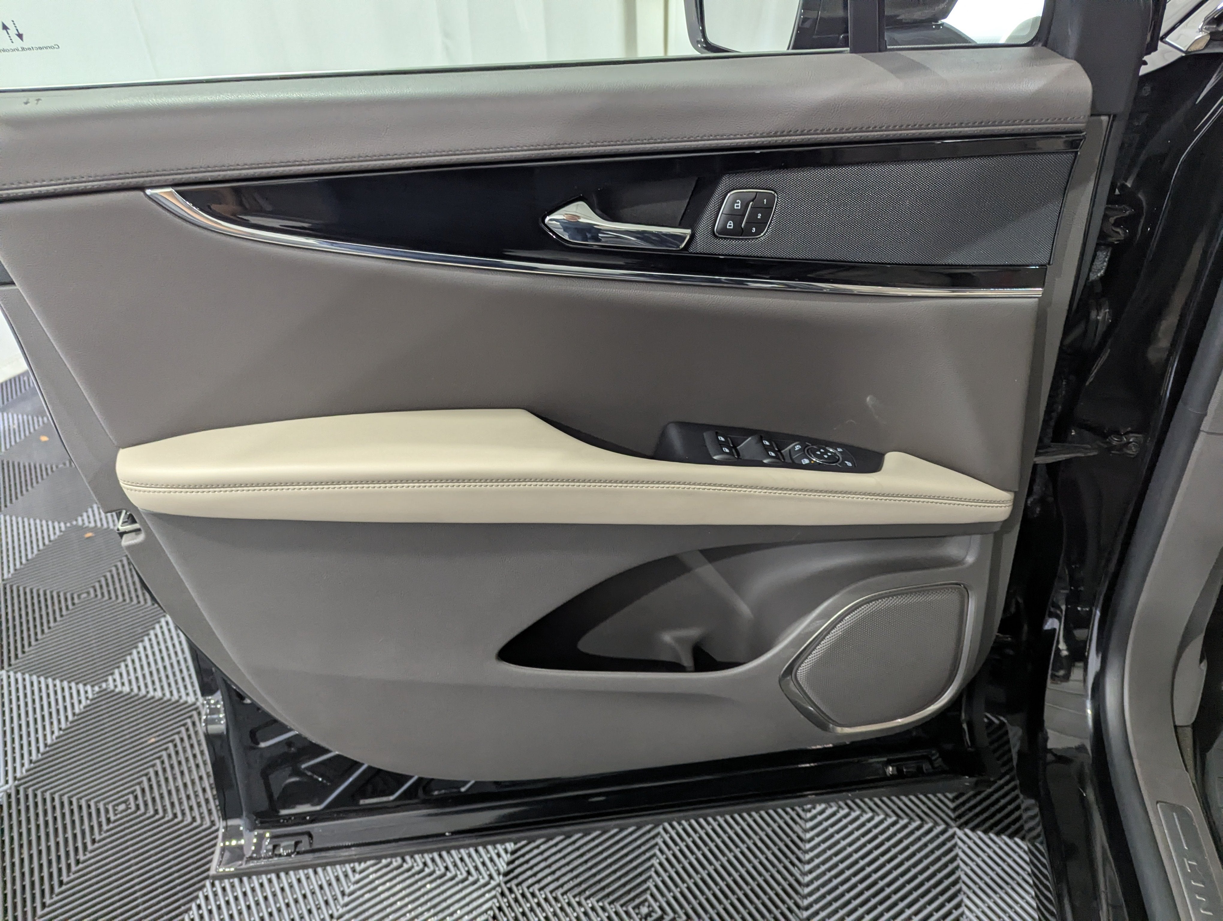 2023 Lincoln Nautilus Standard AWD