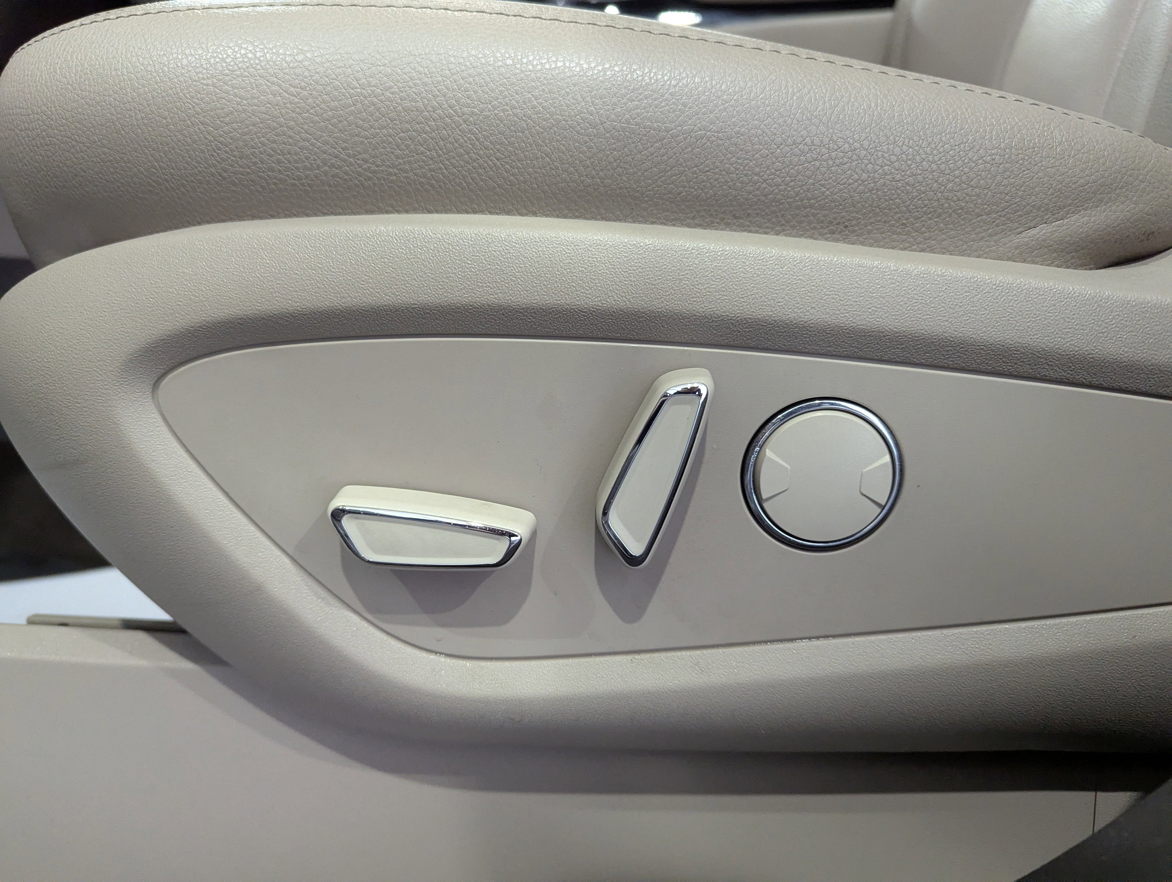 2023 Lincoln Nautilus Standard AWD