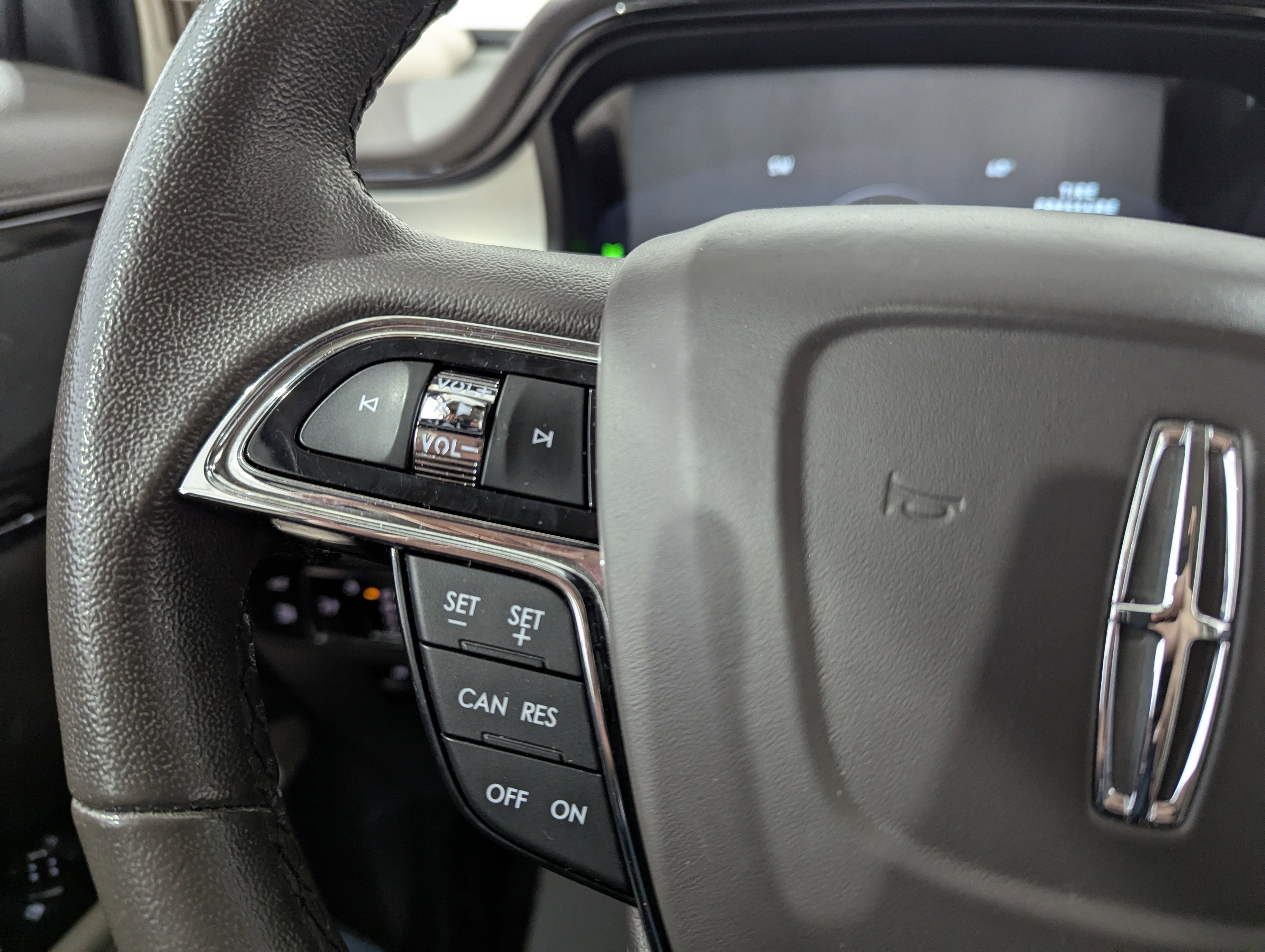 2023 Lincoln Nautilus Standard AWD