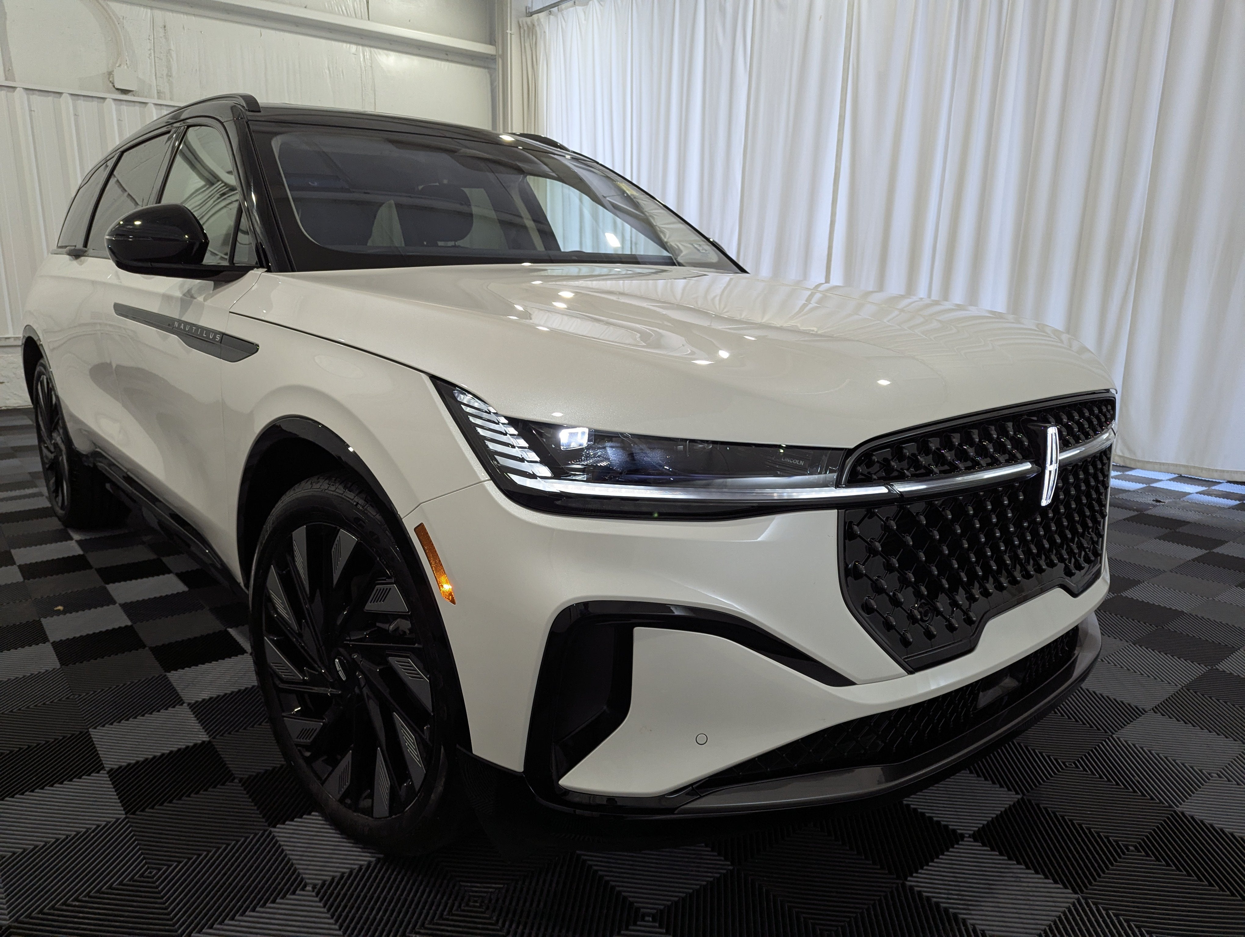 2026 Lincoln Nautilus Reserve AWD