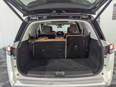 2022 Nissan Pathfinder Platinum 4x4