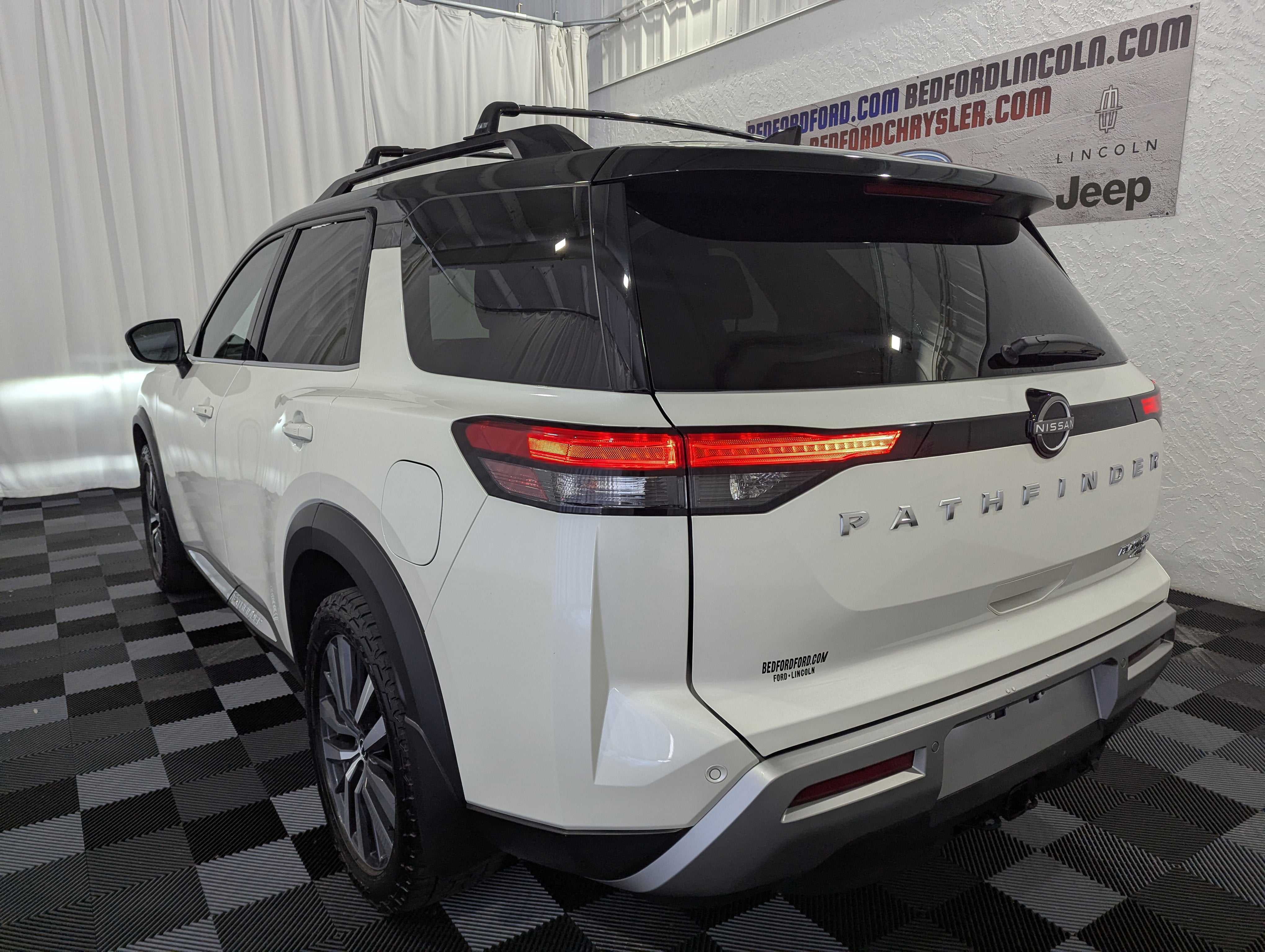 2022 Nissan Pathfinder Platinum 4x4