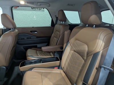2022 Nissan Pathfinder Platinum 4x4