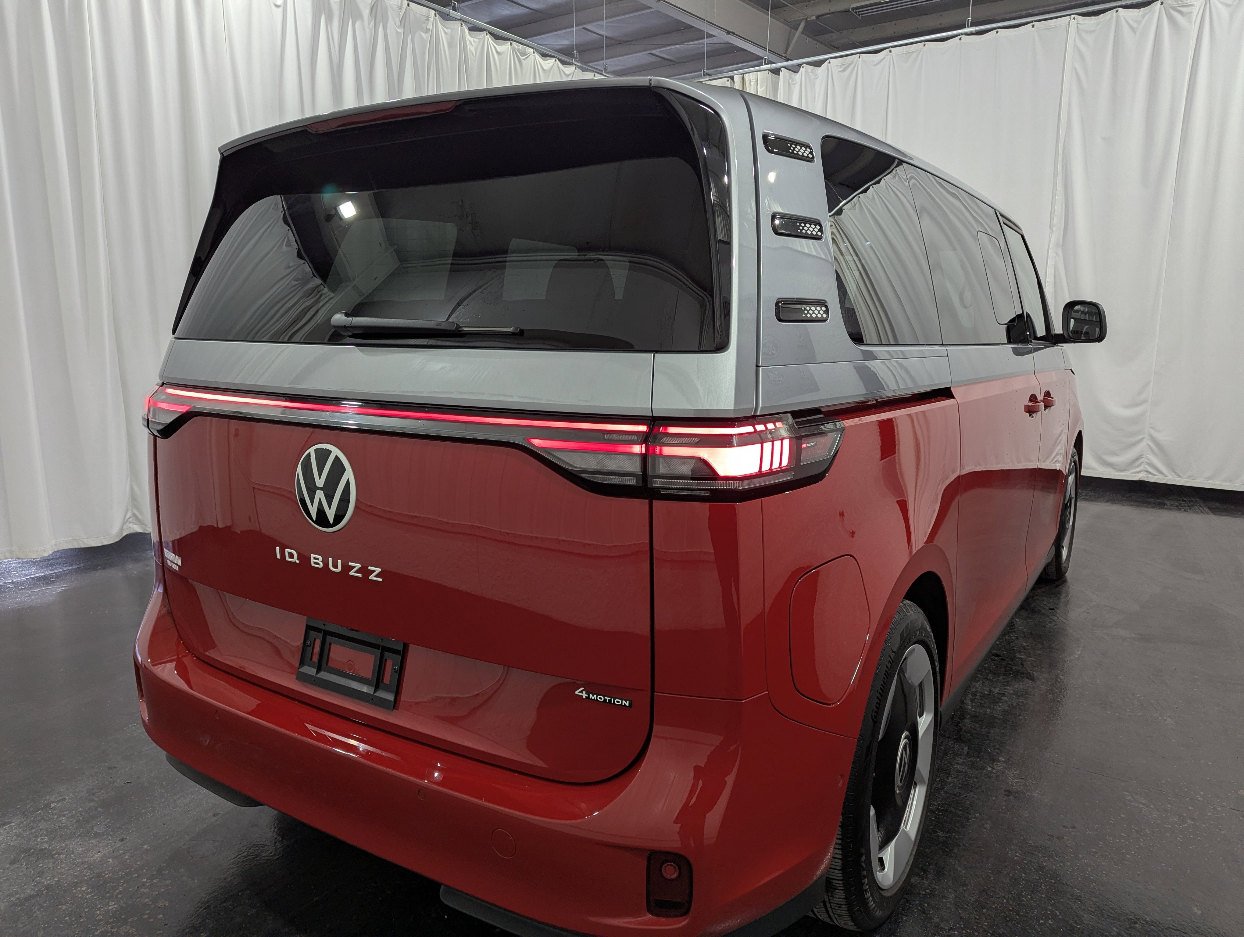 2025 Volkswagen ID. Buzz Pro S Plus 4MOTION