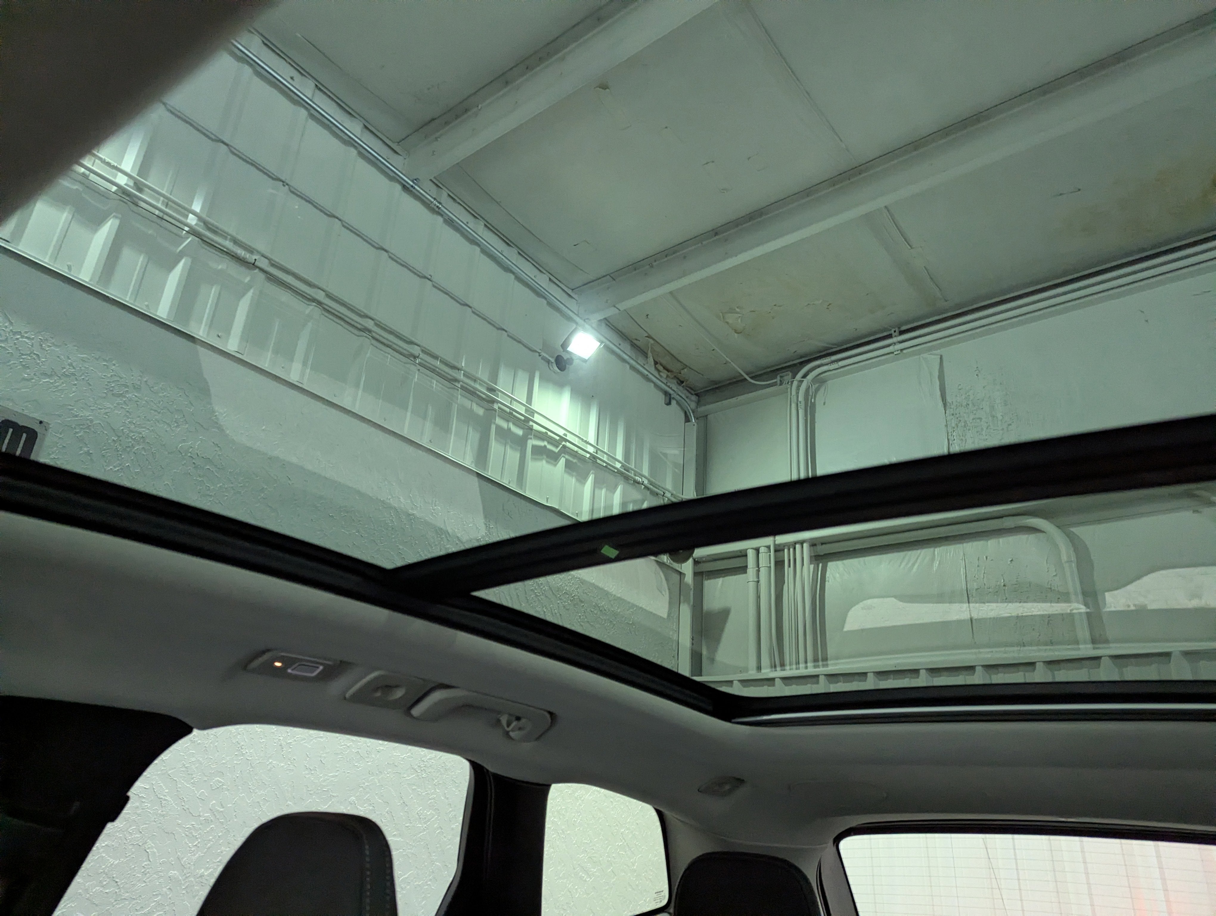 2023 Volvo XC60 Ultimate Dark Theme AWD